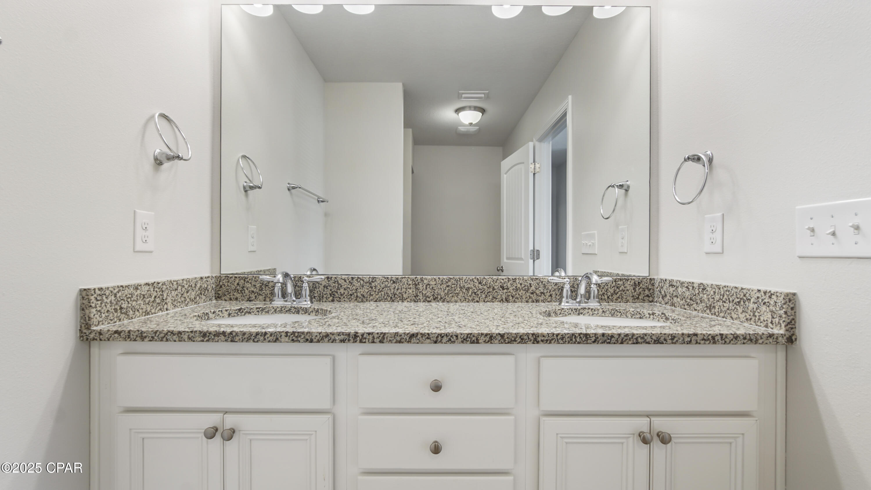 Hathaway Townhomes - Residential Lease