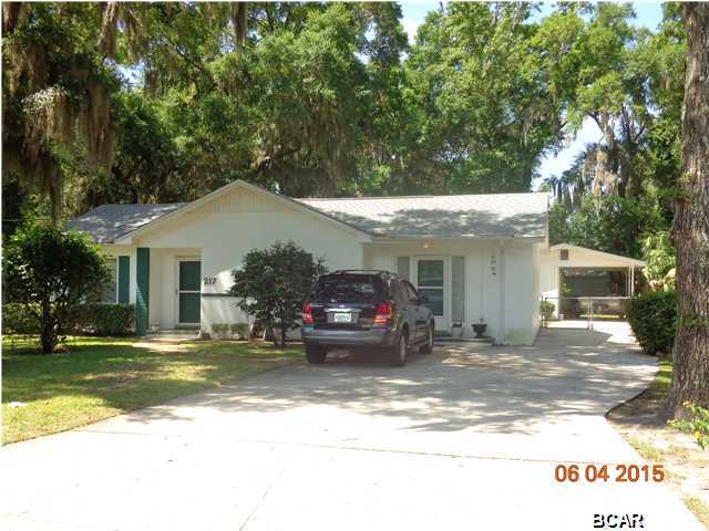 Well maintained Cove home on mature tree studded lot. Come see this 3 bedroom, 2 baths home today, it will not disappoint. You'll find not only a formal living room & separate dining room but also a family room overlooking the large back yard & another bonus room! This home has been very well kept with a new roof in 2013. Under most of the carpet are the original real hardwood floors. Make your appointment to see this one today! All sizes are approximate & should be verified if important.**Click onto photo to see more pictures**