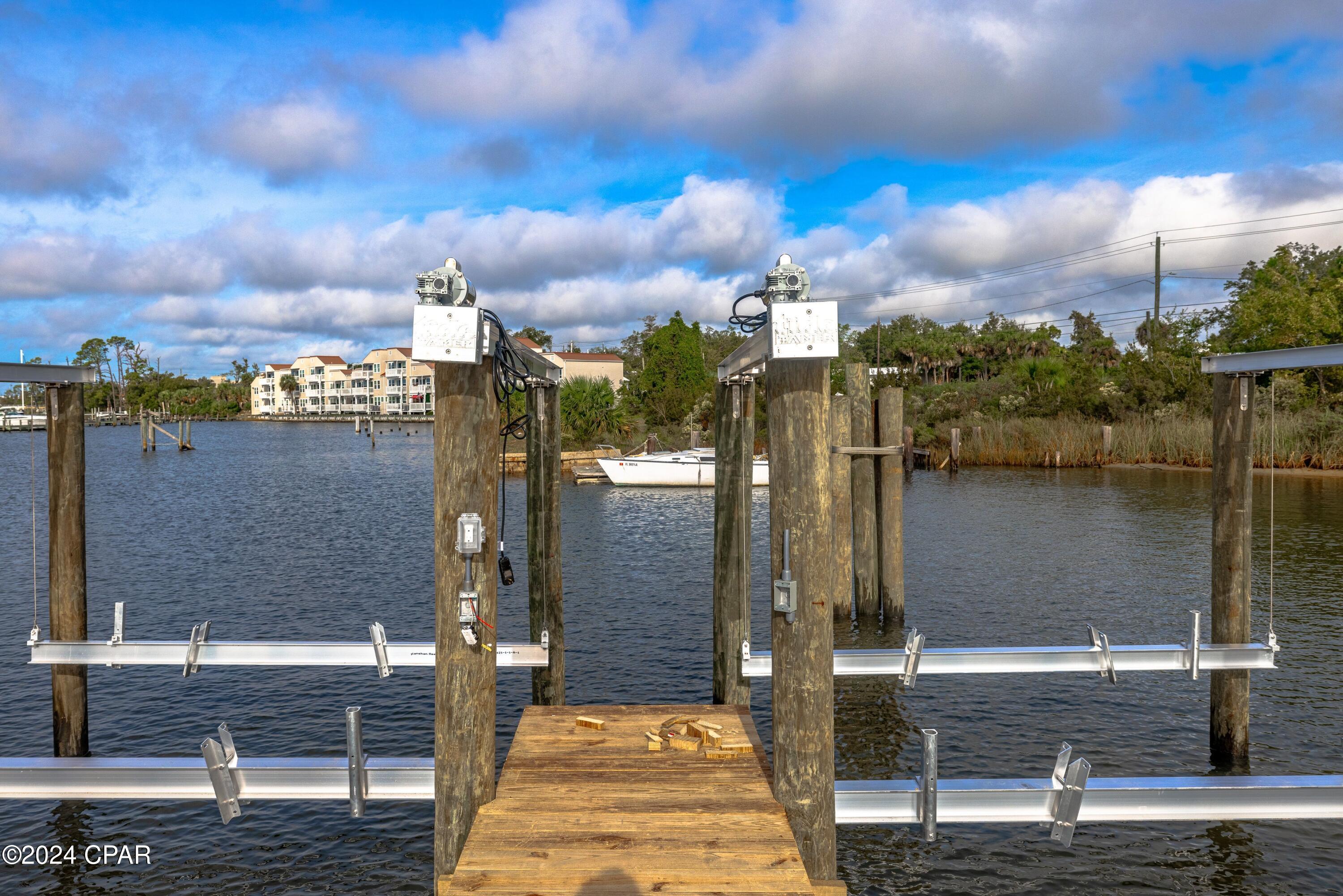 Bayou Plat - Land