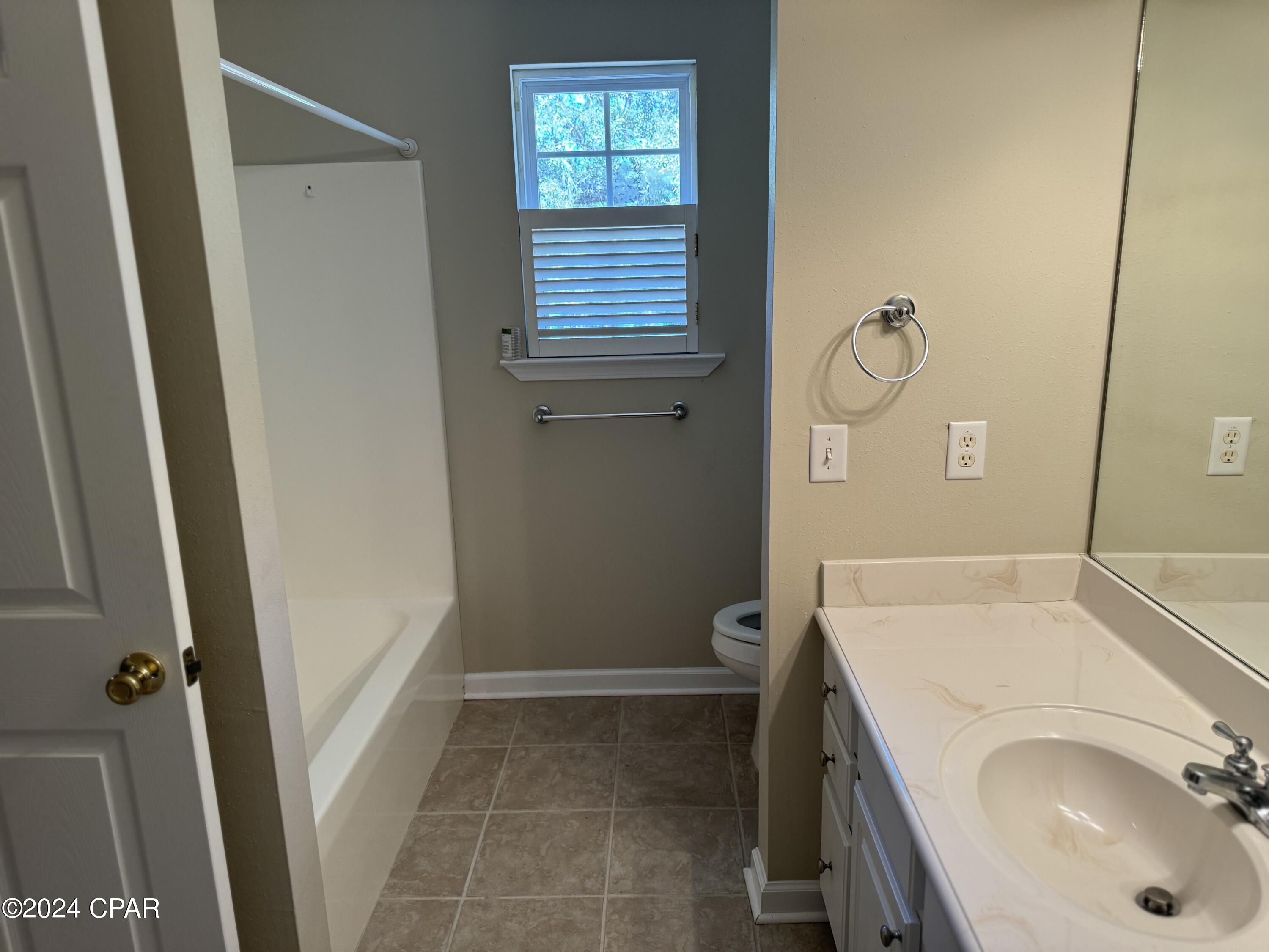 Leisure Lakes - Residential Lease