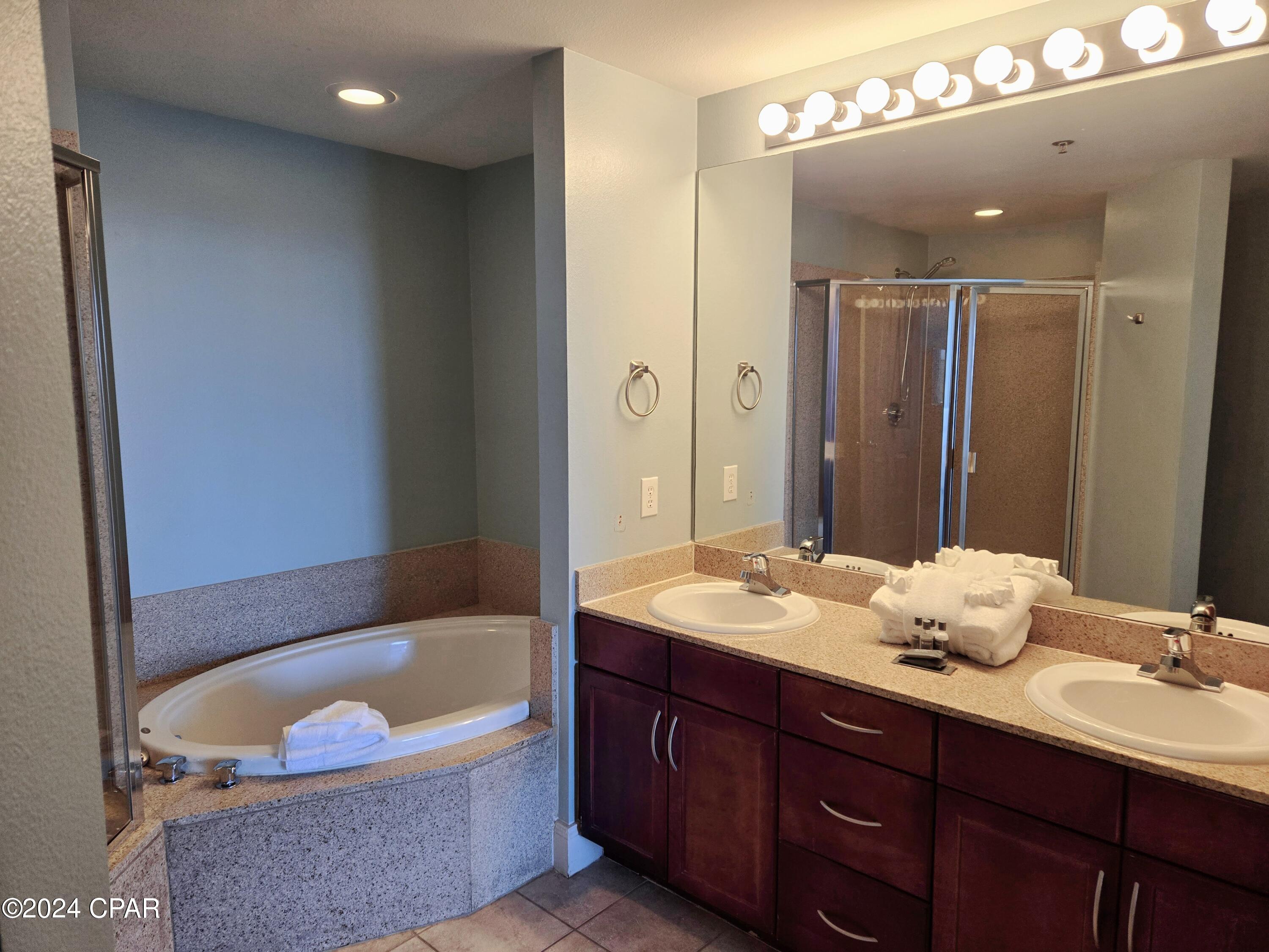 Laketown Wharf - Residential Lease