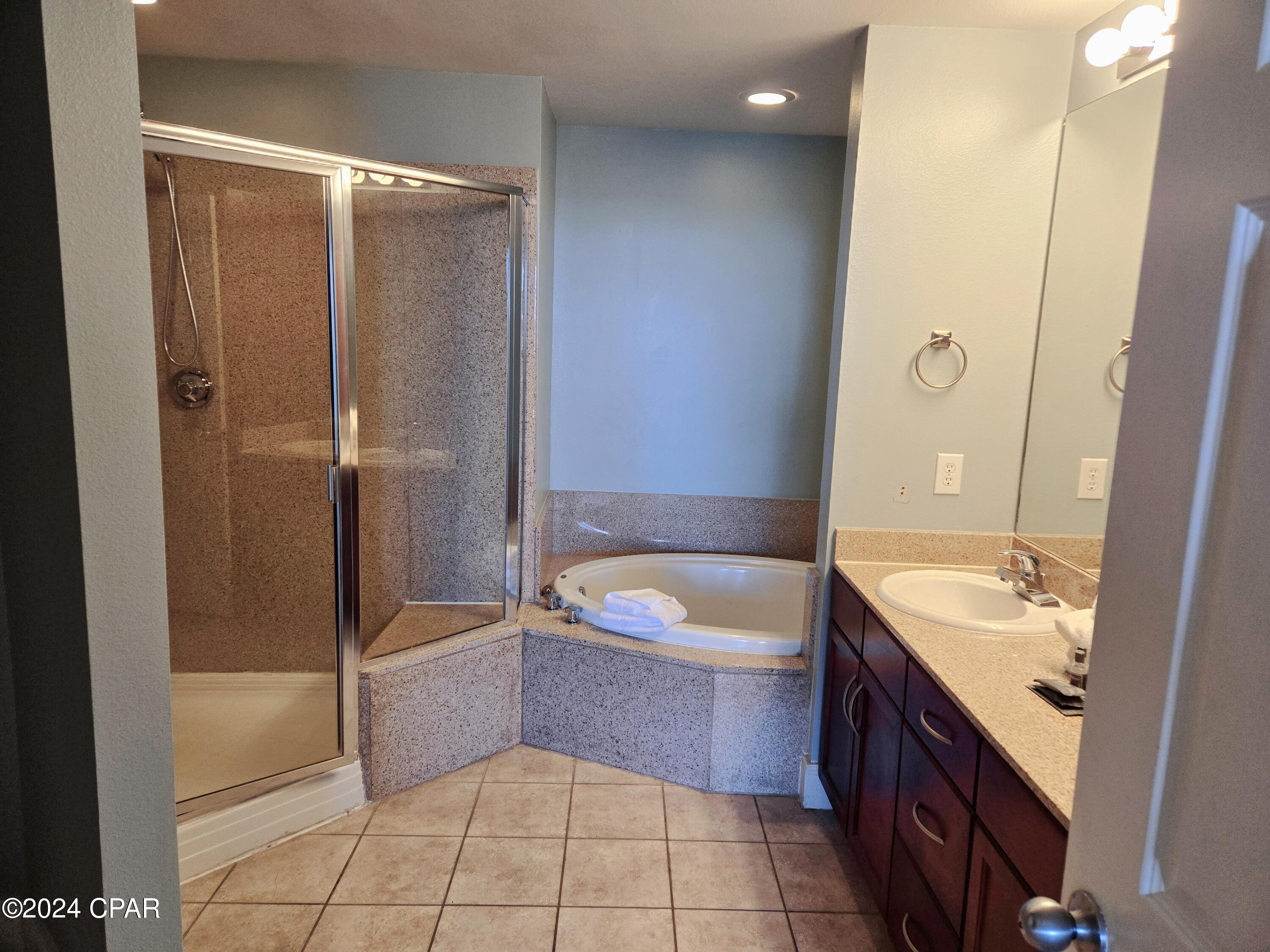 Laketown Wharf - Residential Lease