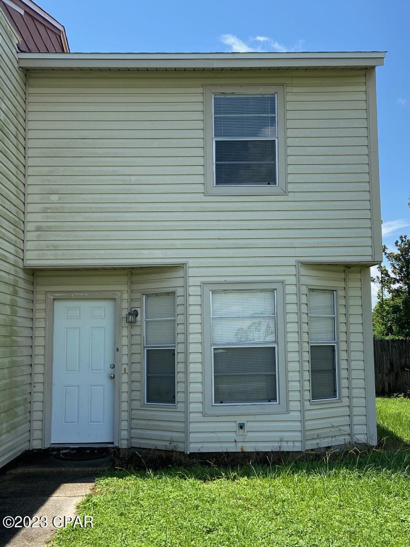 2bd 1.5ba townhouse near TAFB with LVP flooring, newer paint, master bedroom balcony. W/D hookup. 1 cat or 1 small dog under 20lbs ok with pet deposit.