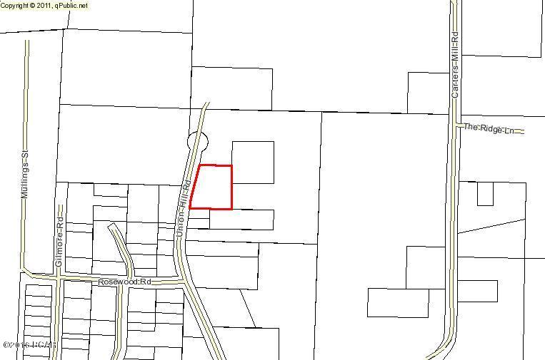 Great Price! Wooded Lot on paved road. Just outside City Limits of Marianna. Fire Hydrant across the street. Located on a Dead End Road. Minutes to Jackson Hospital and all your medical needs in Marianna plus close drive to shopping, restaurants, schools, Chipola College. City water available.