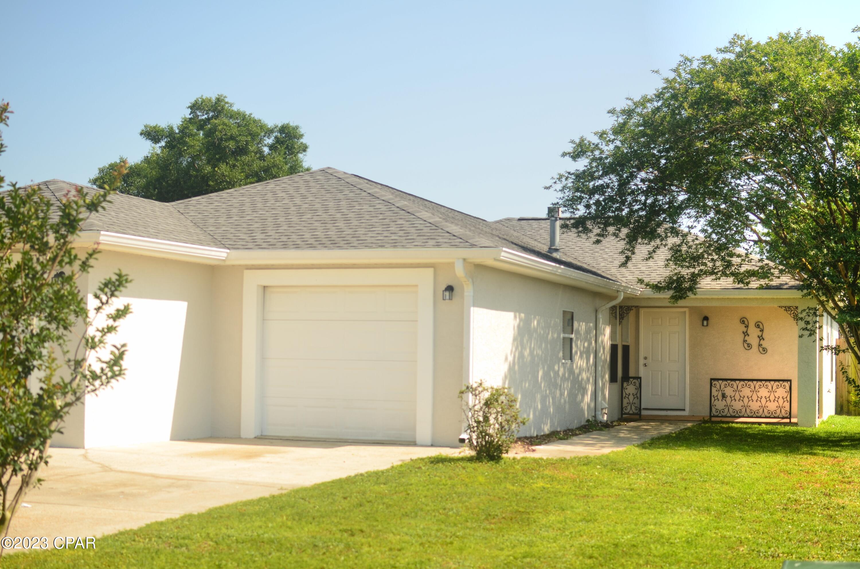CURRENTLY UNDER CONTRACT, SELLER WILL CONSIDER BACKUP OFFERS
Move-in ready, completely updated, cozy 4 bedroom home convenient to Tyndall, schools, and shopping/entertainment. New floors, paint, exterior paint, and granite counters with covered back patio. Spacious bedrooms. Located on a quiet cul-de-sac.