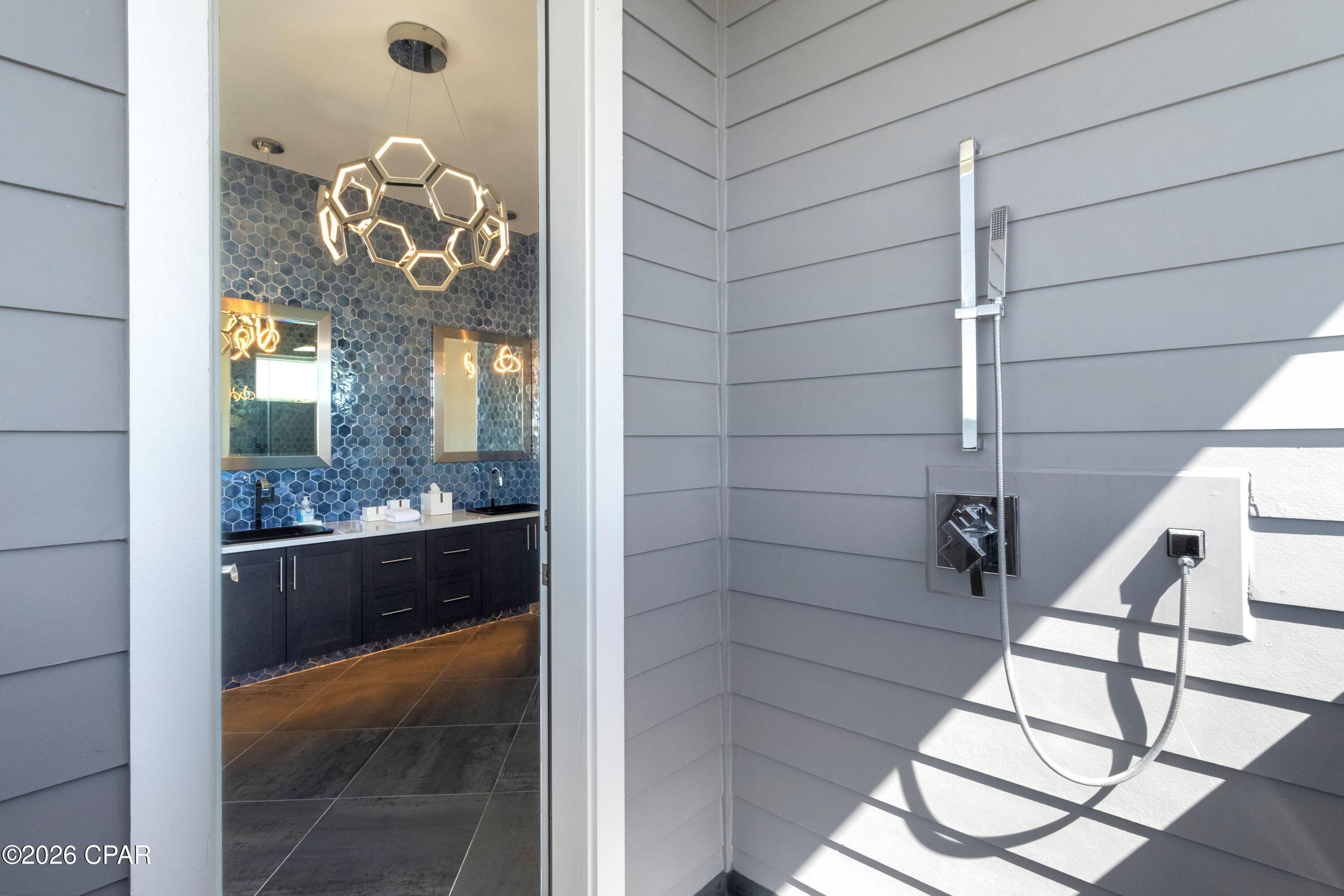 Cape Breezes - Residential