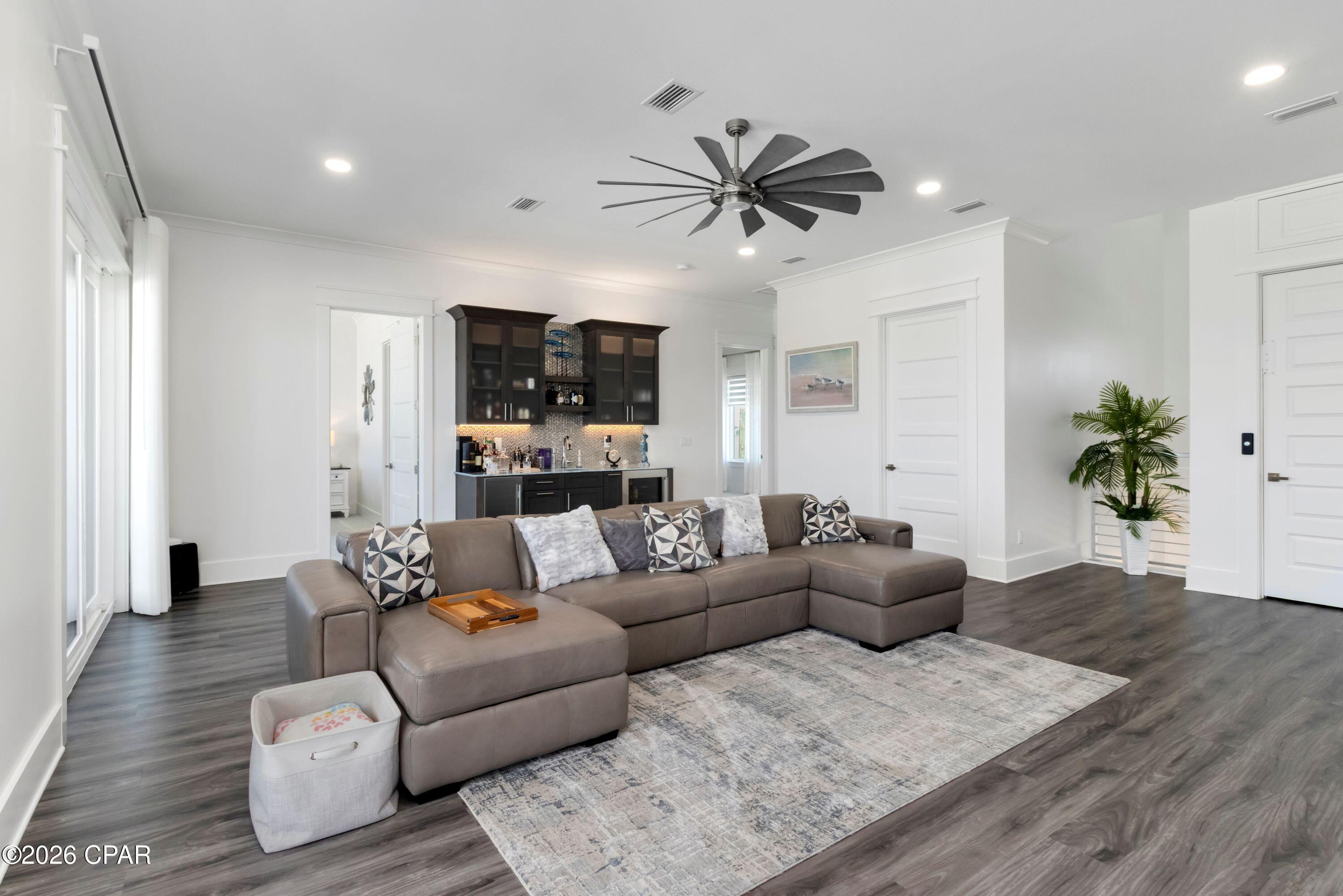 Cape Breezes - Residential