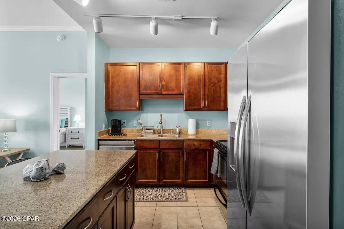 Laketown Wharf - Residential