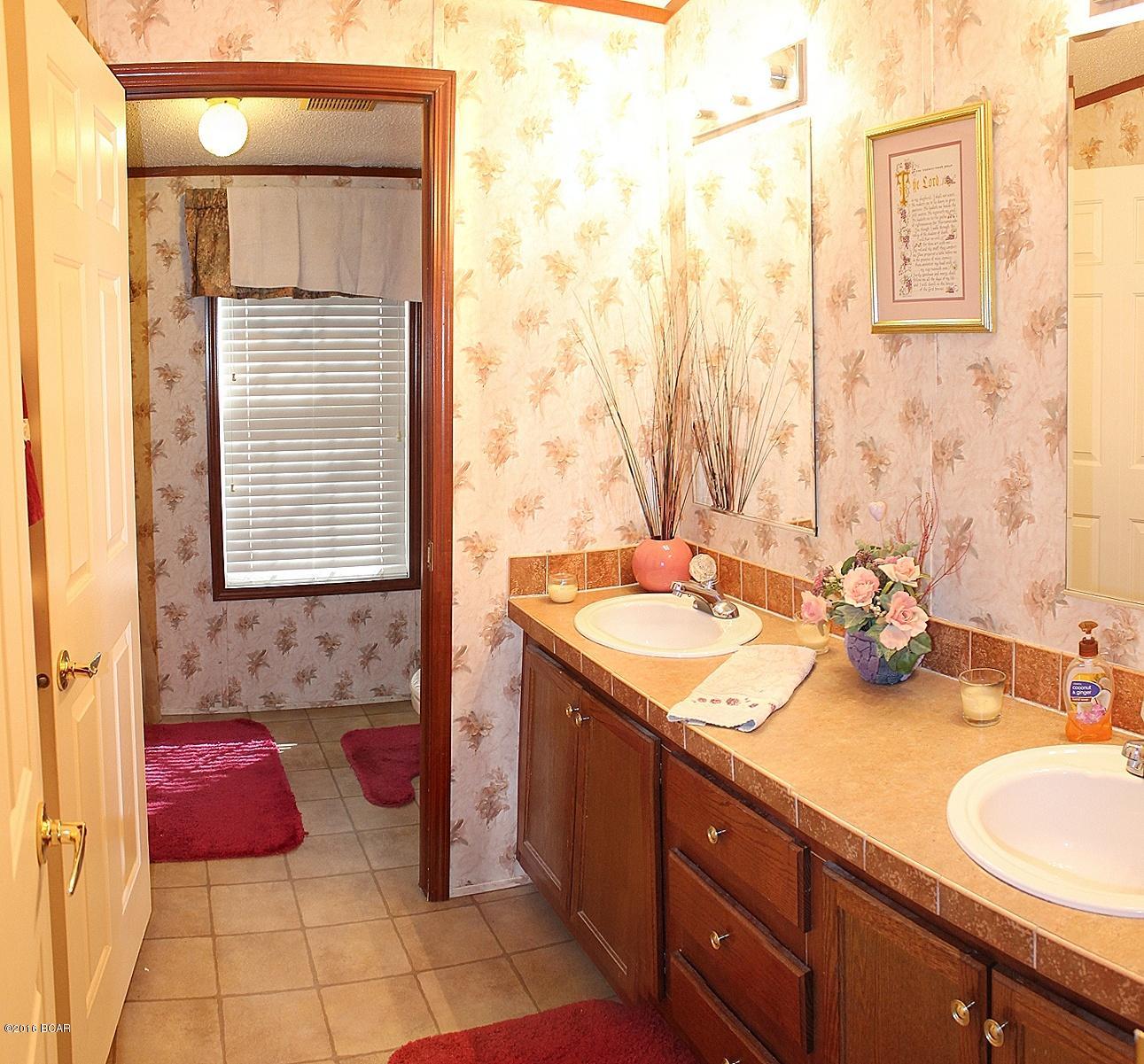White Western Springs Unit 1 - Residential