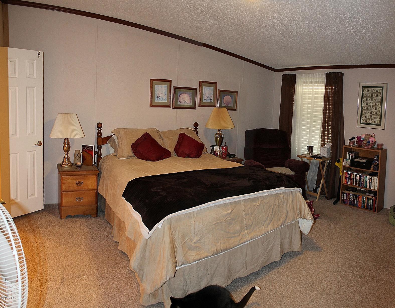 White Western Springs Unit 1 - Residential