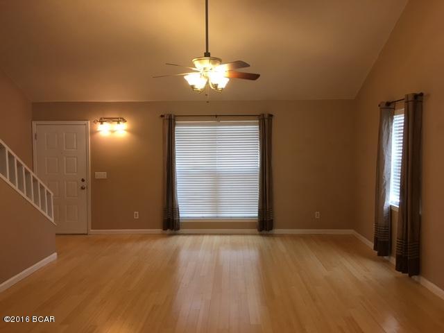 2BD, 2 BA plus bonus room AND loft! Granite counters, all NEW carpet. Huge detached garage in back, covered parking in front. Tankless instant hot water heater; W/D hookup in large laundry room. Sorry no pets.