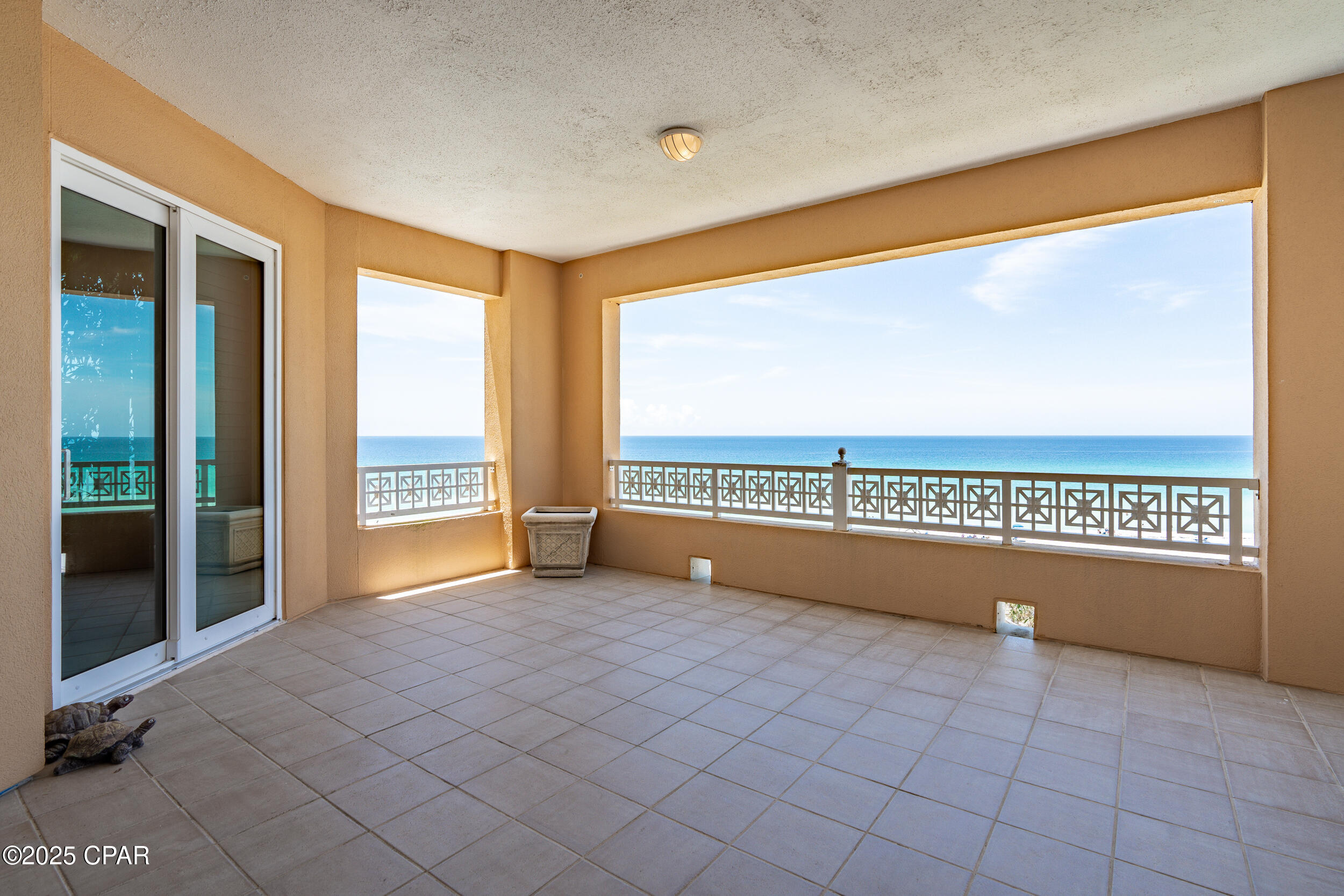 En Soleil Condo - Residential