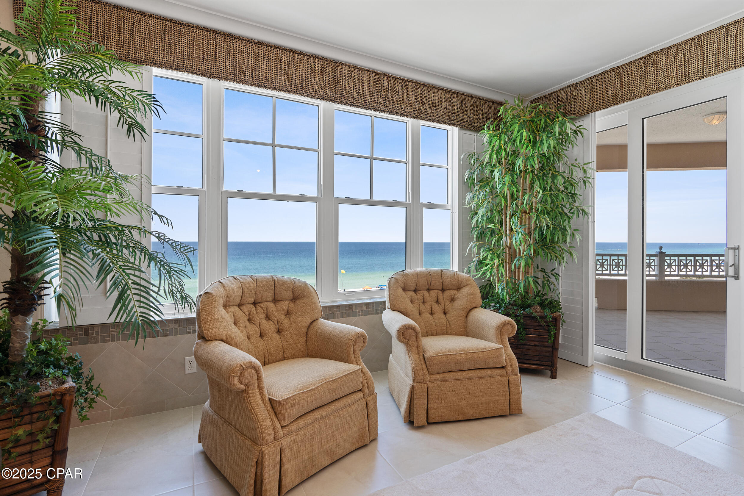 En Soleil Condo - Residential