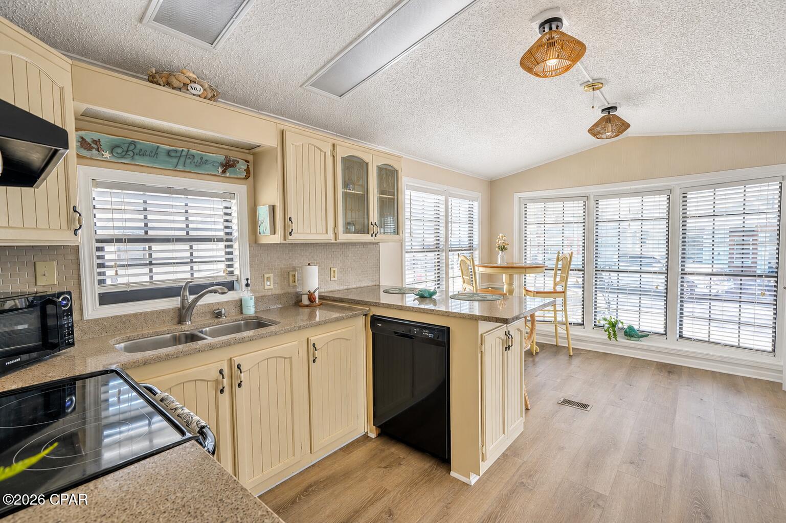 Venture Out Travel Trail - Residential