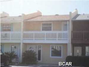 2 bed 2.5 bath townhouse, completely renovated inside and out! New paint, new floors, great location, close to the beach and state park. NO ELECTRONIC SIGNATURES ACCEPTED