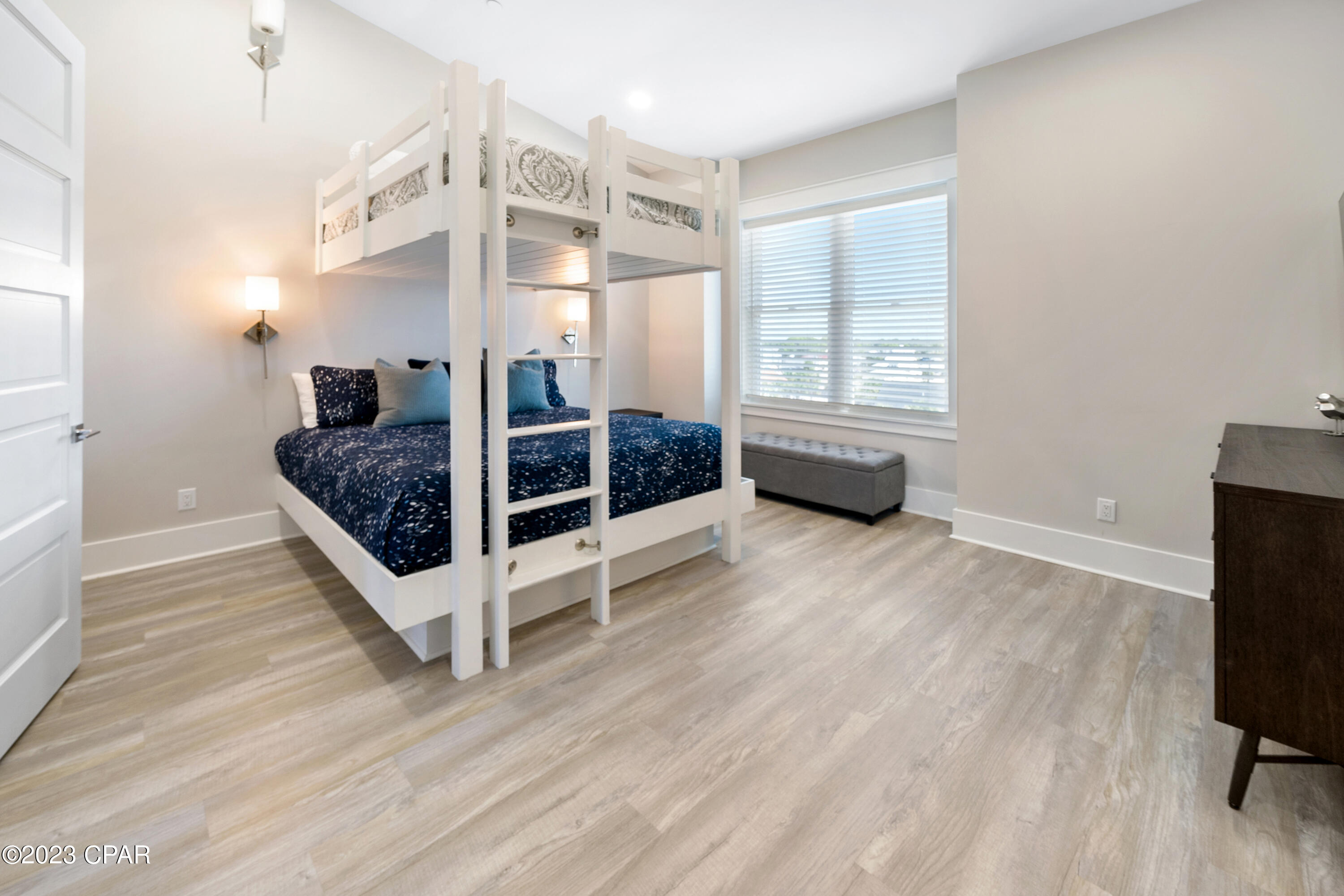 Cresent Bch Unit 1 - Residential