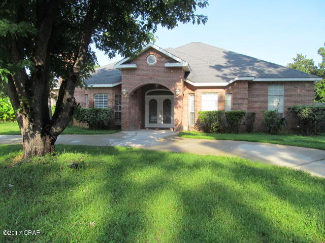 Elegant 3 bedroom, 2.5 bath brick home located on a corner lot.  Home features a family room, great room, open kitchen with island, formal dining, breakfast area and 3 car garage. Large fenced backyard for entertaining. Pets - 1 pet under 25 lbs. $50 pet fee $250 pet deposit.