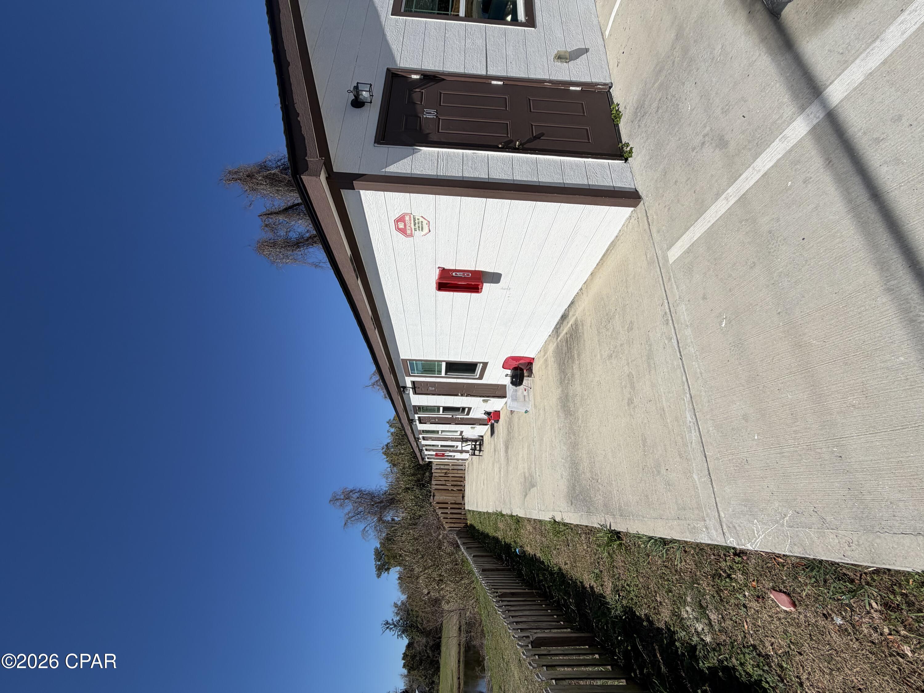 This studio offers a modern and comfortable living space. Features LVP flooring throughout, providing a sleek and durable finish that complements any decor. Also includes essential utilities such as trash and water/sewer, adding convenience to your daily routine.