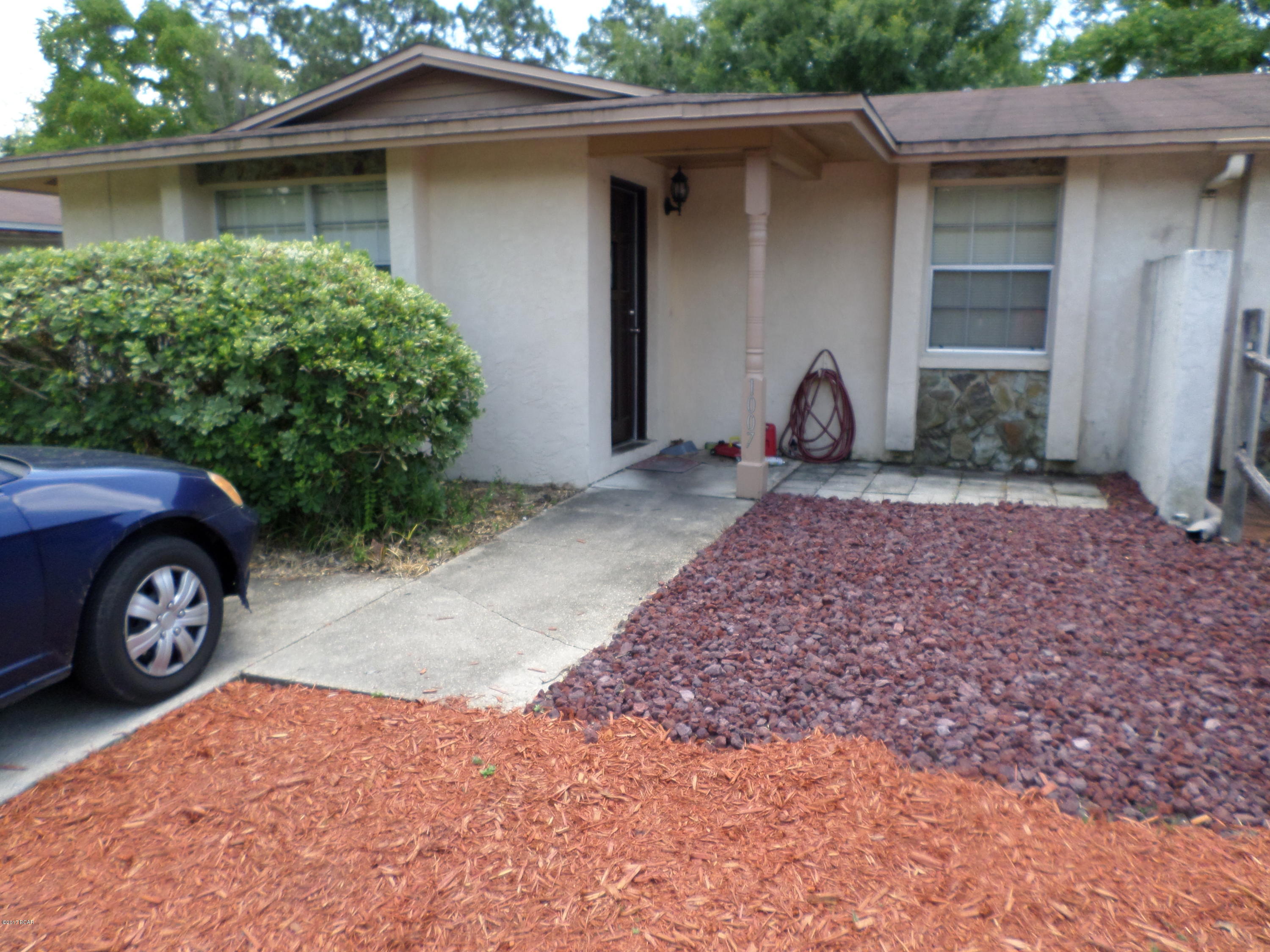 3/2 Duplex located in Lynn Haven. Single story with ceiling fans and patio.

All property sizes and ages are approximate, please measure and/or verify if important. 

School assignments are subject to change, please check with Bay County for most accurate information.

Deposit is the same as the rent.



Pets NOT Allowed!