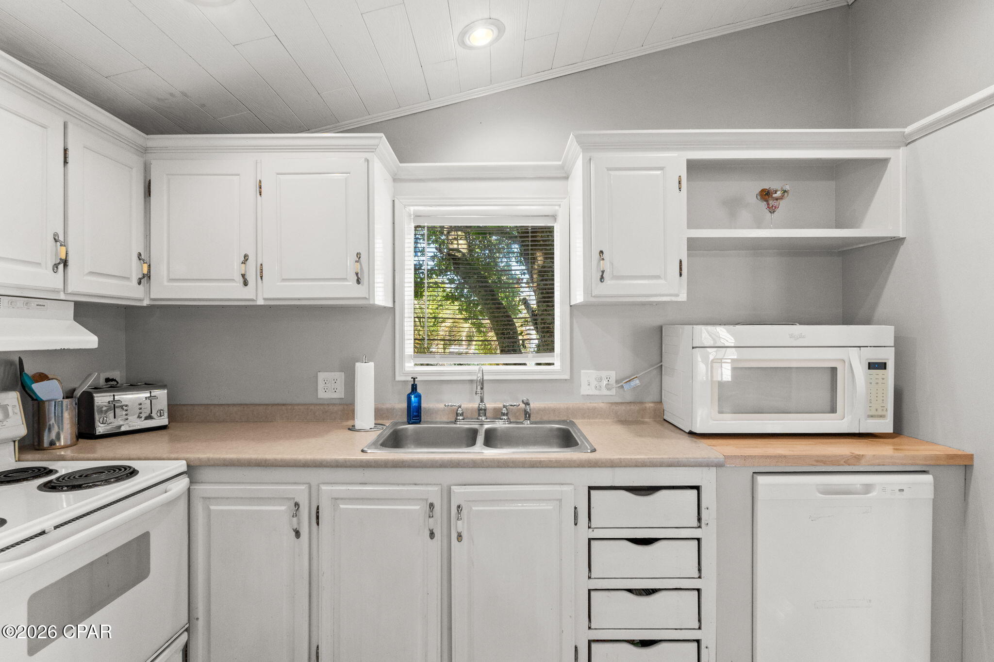 Laguna Beach Estates 5th Add - Residential