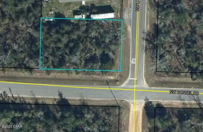 Nestled off NW McKenzie Lake Rd, this attractive wooded corner lot offers a quiet rural setting with endless possibilities. Whether you're planning to build a home, create a private getaway, or invest in land, this property provides both seclusion and convenience. Located approximately 10 minutes from downtown Altha, 25 minutes to Blountstown, and 40 minutes to Marianna, it's an ideal balance of peaceful living and nearby amenities.