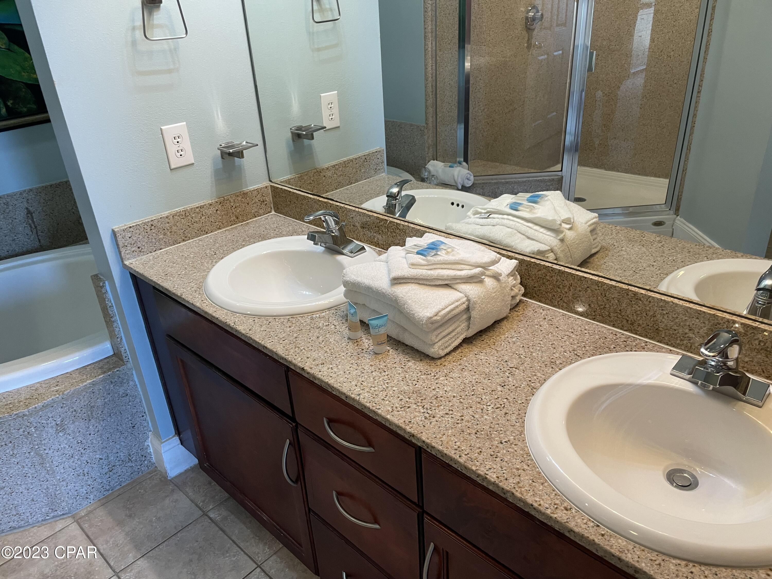 Laketown Wharf - Residential