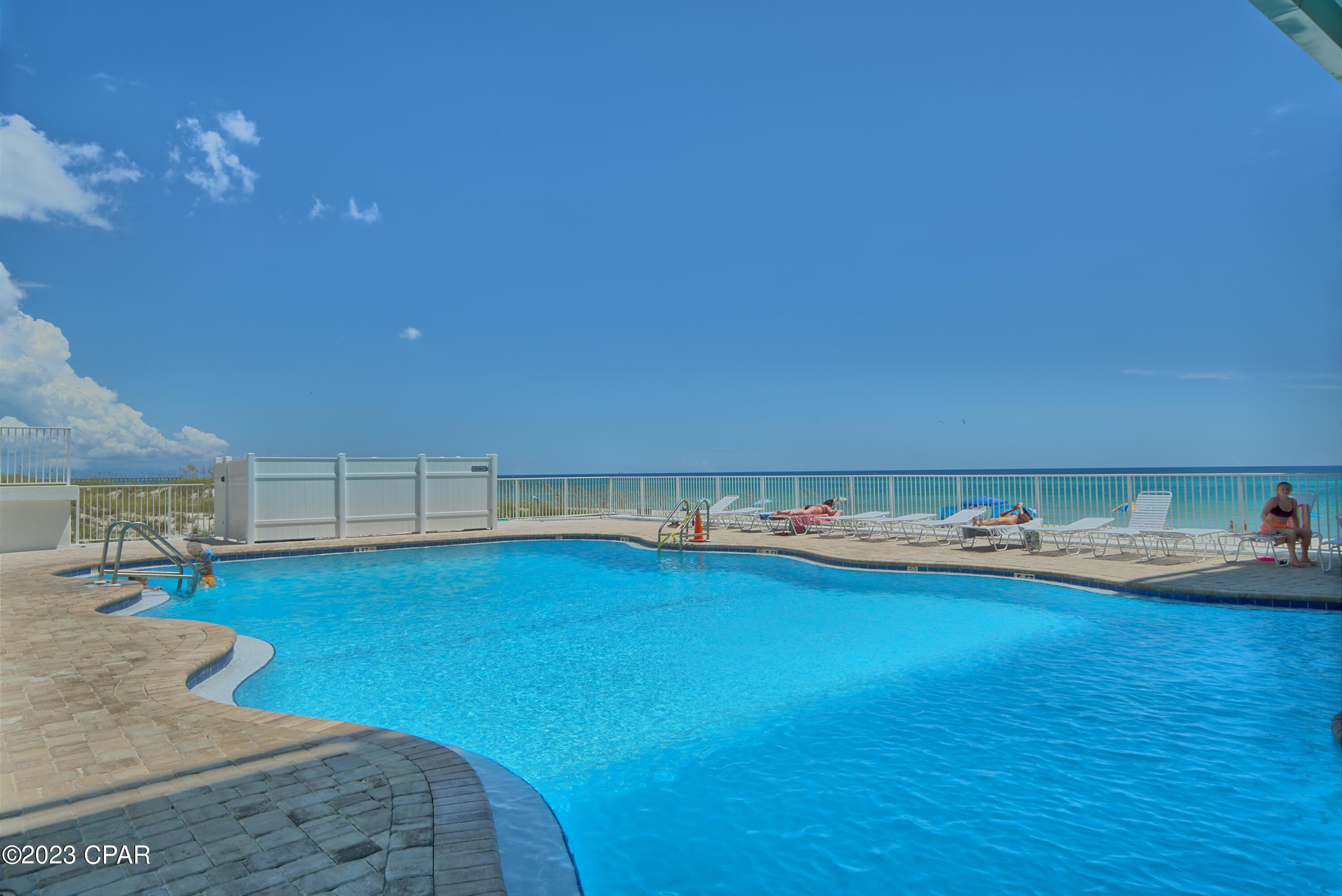 Fontainebleau Terrace - Residential