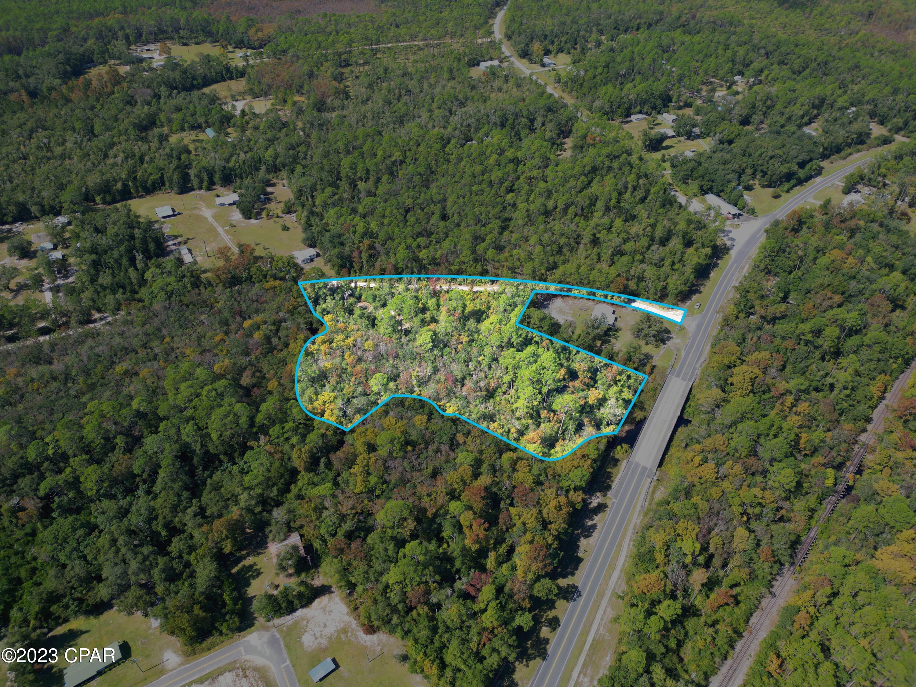 5.12 acres in the heart of Sumatra. This location is perfect for a home or hunting camp. It is approximately a 30 minute drive from this property to the coastline to access Eastpoint, Apalachicola, Carrabelle, and St. George's island.