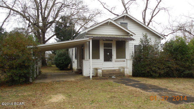 Older Country home located in Marianna city limits. 2 Bedroom 1 bath home that needs work. 1062 Sq ft with a metal roof! There is an attached carport and also a large workshop. This home would make a great rental! Home to be sold in the AS-IS condition. Cash offers only please. This property is now under auction terms. All bids are to be submitted through www.auction.com. This property is subject to a 5% buyer’s premium pursuant to the Auction Terms & Conditions (minimums may apply). Please contact listing agent for details.