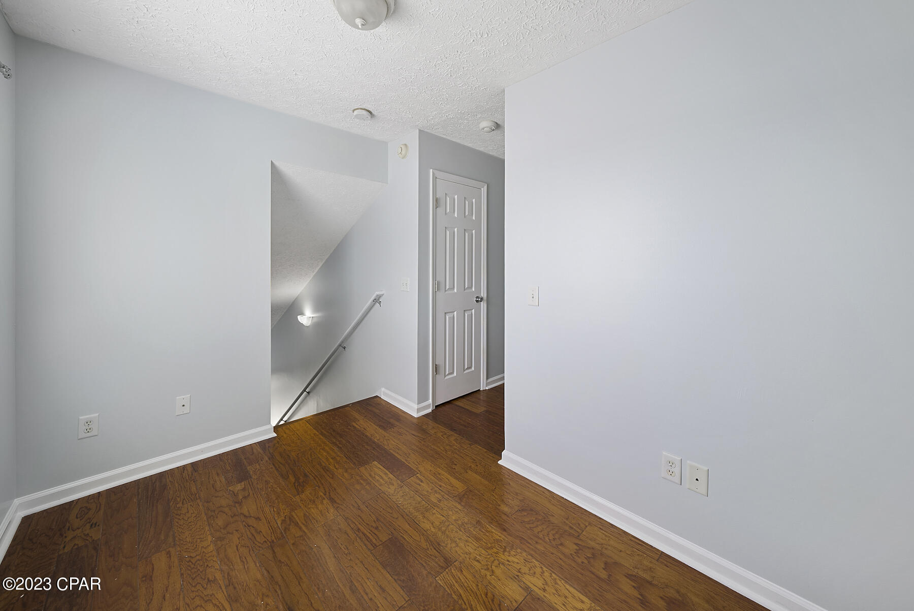 Palm Cove - Residential Lease