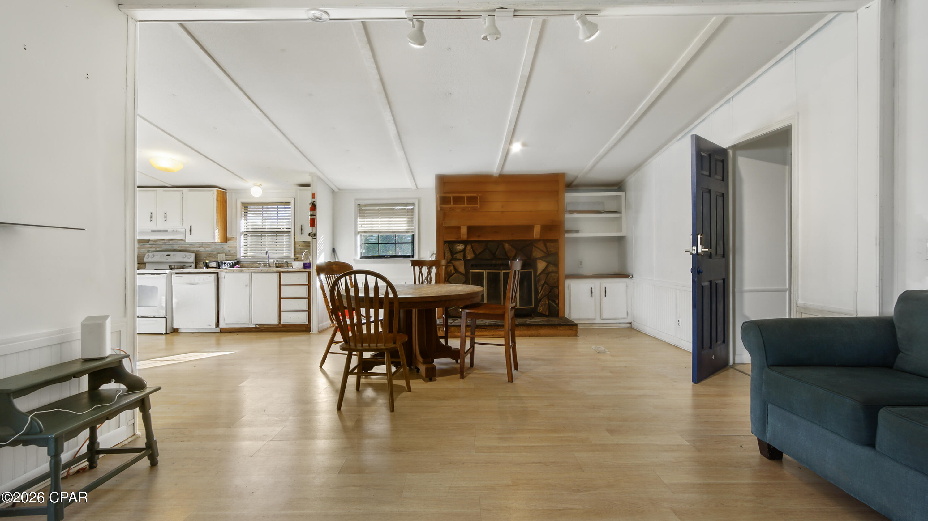 St And Bay Dev Co - Residential