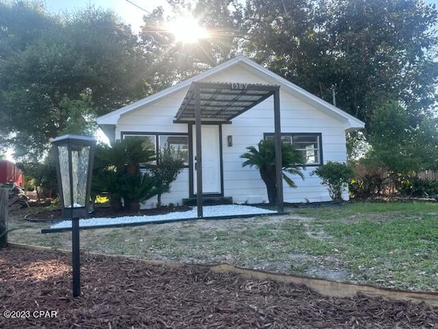 CURRENTLY UNDER CONTRACT, SELLER WILL CONSIDER BACKUP OFFERS

Location, Location, Location!! Custom, unique, quiet and gorgeous! This completely updated home located in the St Andrews neighborhood has been completely refurbished inside and out.  

Just a 2 minute drive (11 minute walk) to Oaks by the Bay Park where you can visit The Market at St. Andrews on Saturdays or 5 minute drive to St Andrews Marina and tons of Restaurants to choose from... all within walking distance of the Bay

The attention to detail is immaculate! New kitchen cabinets, butcher block countertop, ceramic backsplash, custom built island, almost 7 ft,  custom wood trim throughout, new carpet in bedrooms, new vinyl flooring, upgraded electrical, new hvac, new hot water heater, all new appliances, multi-function adjustable ceiling fan/light fixtures.

On the outside, Freshly painted outside, New front door awning and beautifully landscaped front yard. Brand new deck that leads to a large freshly landscaped backyard that is great for entertaining guests and family.

 Great for short term rentals. This one is sure to be gone, so go schedule your showing today!!