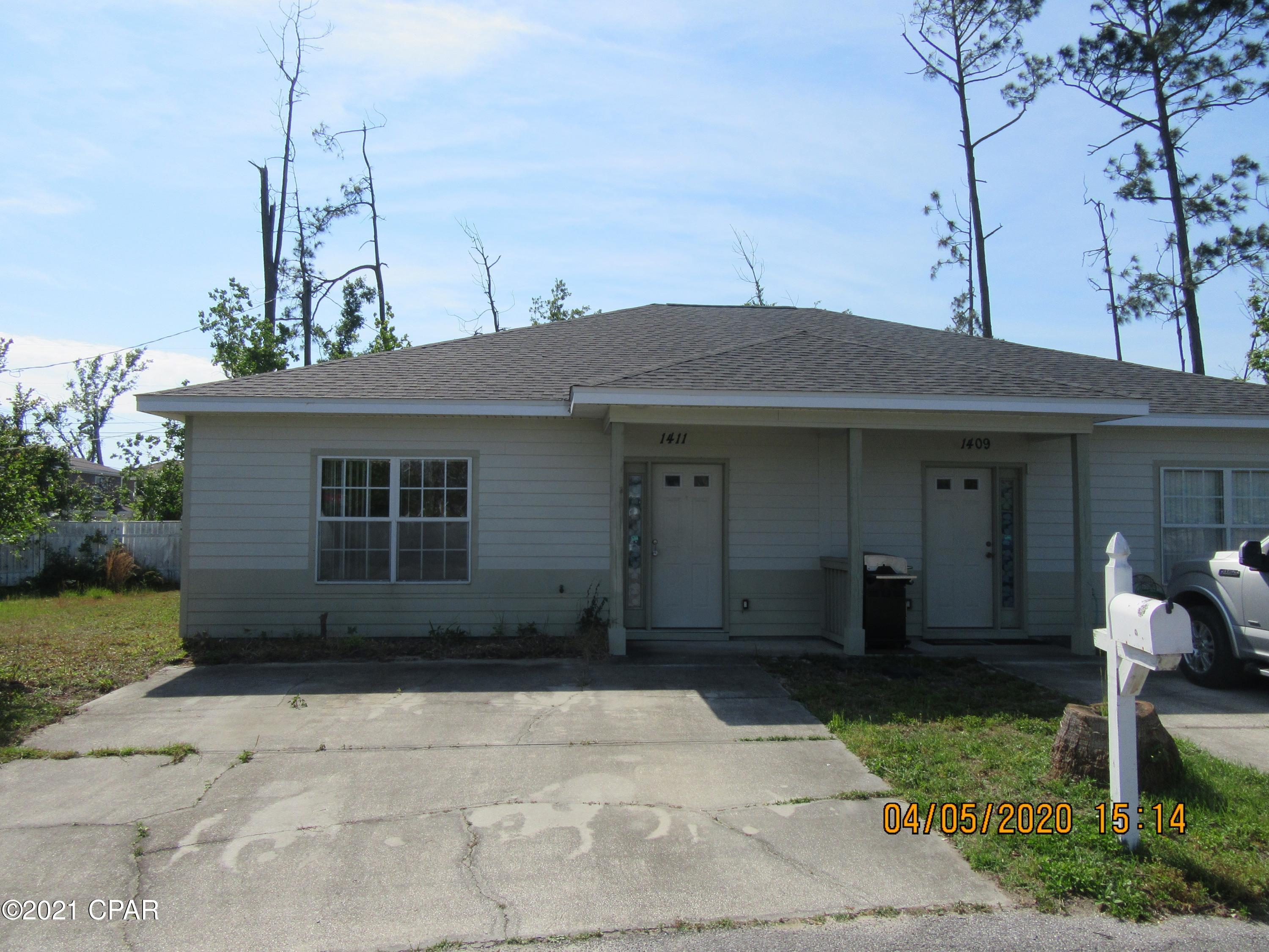 2 bedroom, 2 bath duplex located in the heart of Lynn Haven with ceramic tile and carpet throughout. All property sizes and ages are approximate, please measure and/or verify if important. School assignments are subject to change, please check with Bay County for most accurate information. Small dogs allowed with owner approval and NON REFUNDABLE pet fee applies per pet. Breed restrictions apply. NO CATS !