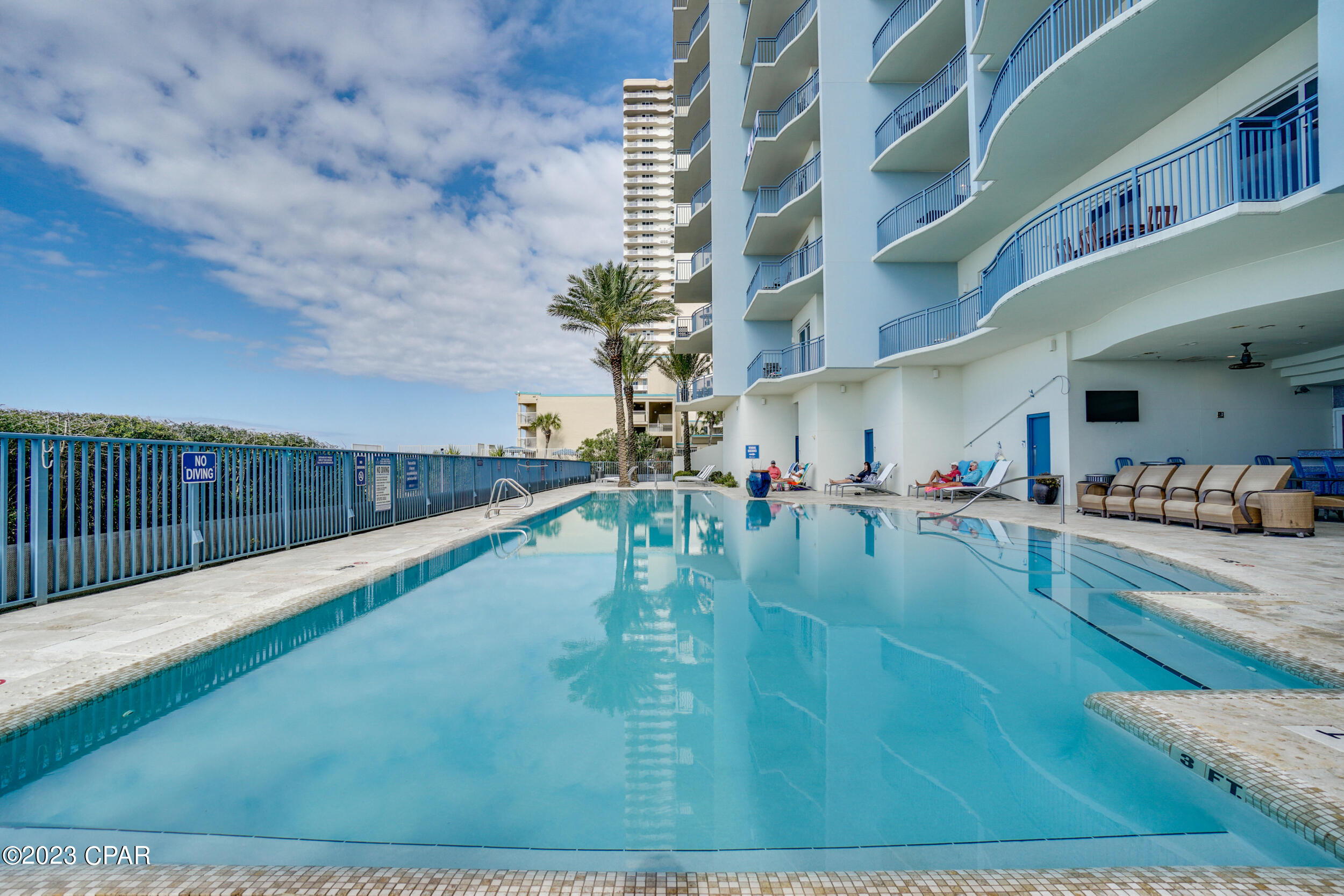Sterling Breeze - Residential