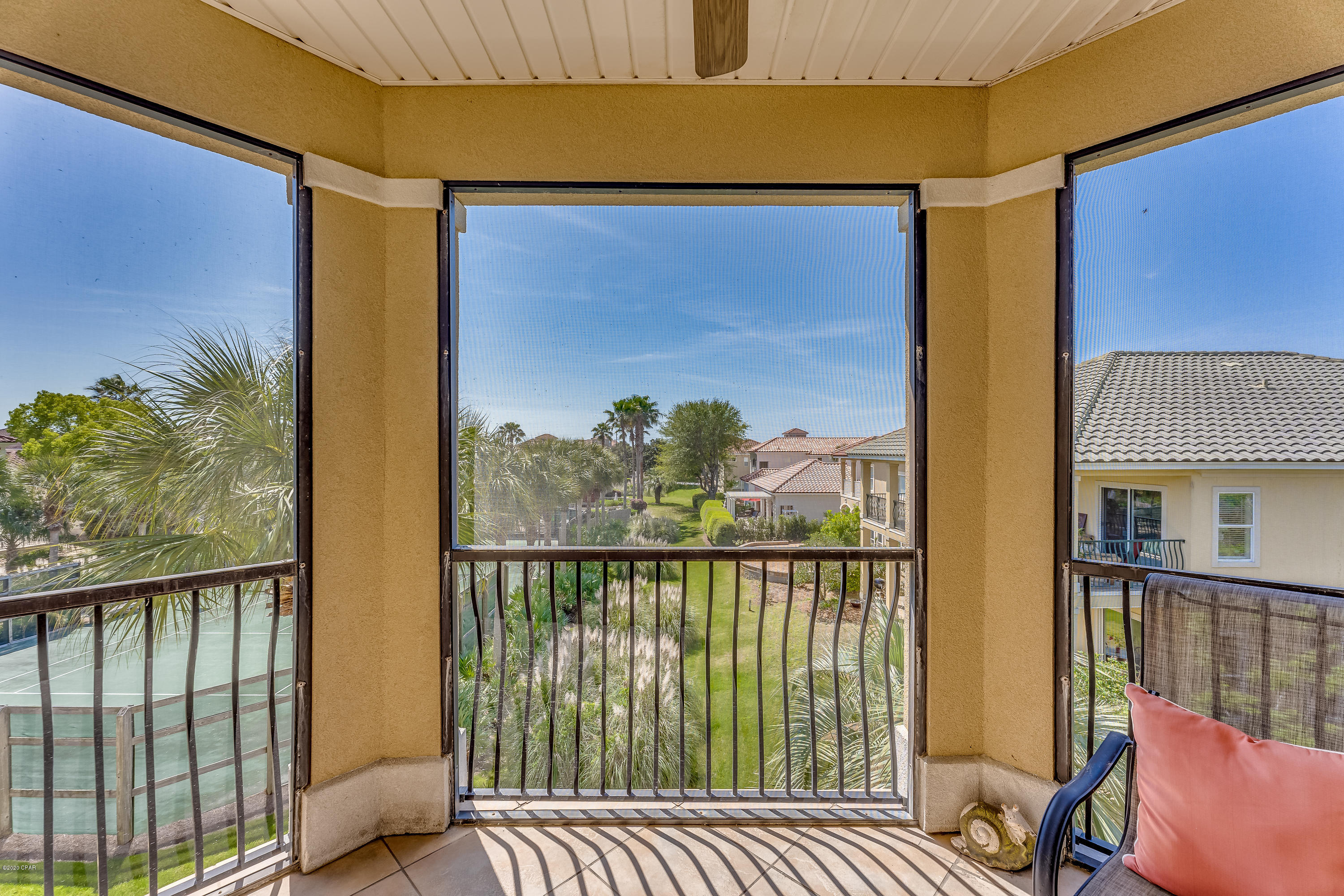 La Valencia Beach Resort - Residential