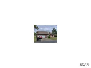 Very nice home in great neighborhood with fireplace, open floor plan, separate laundry room, split bedroom plan, skylights, 2-car garage, and covered patio. Very close to beach and shopping.