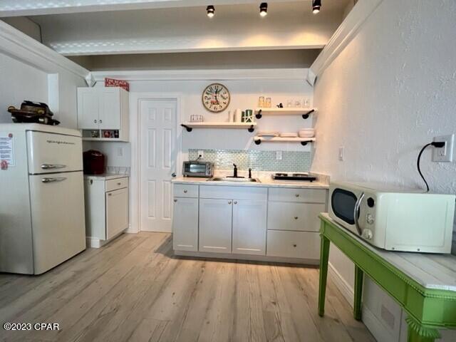 Fontainebleau Terrace - Residential