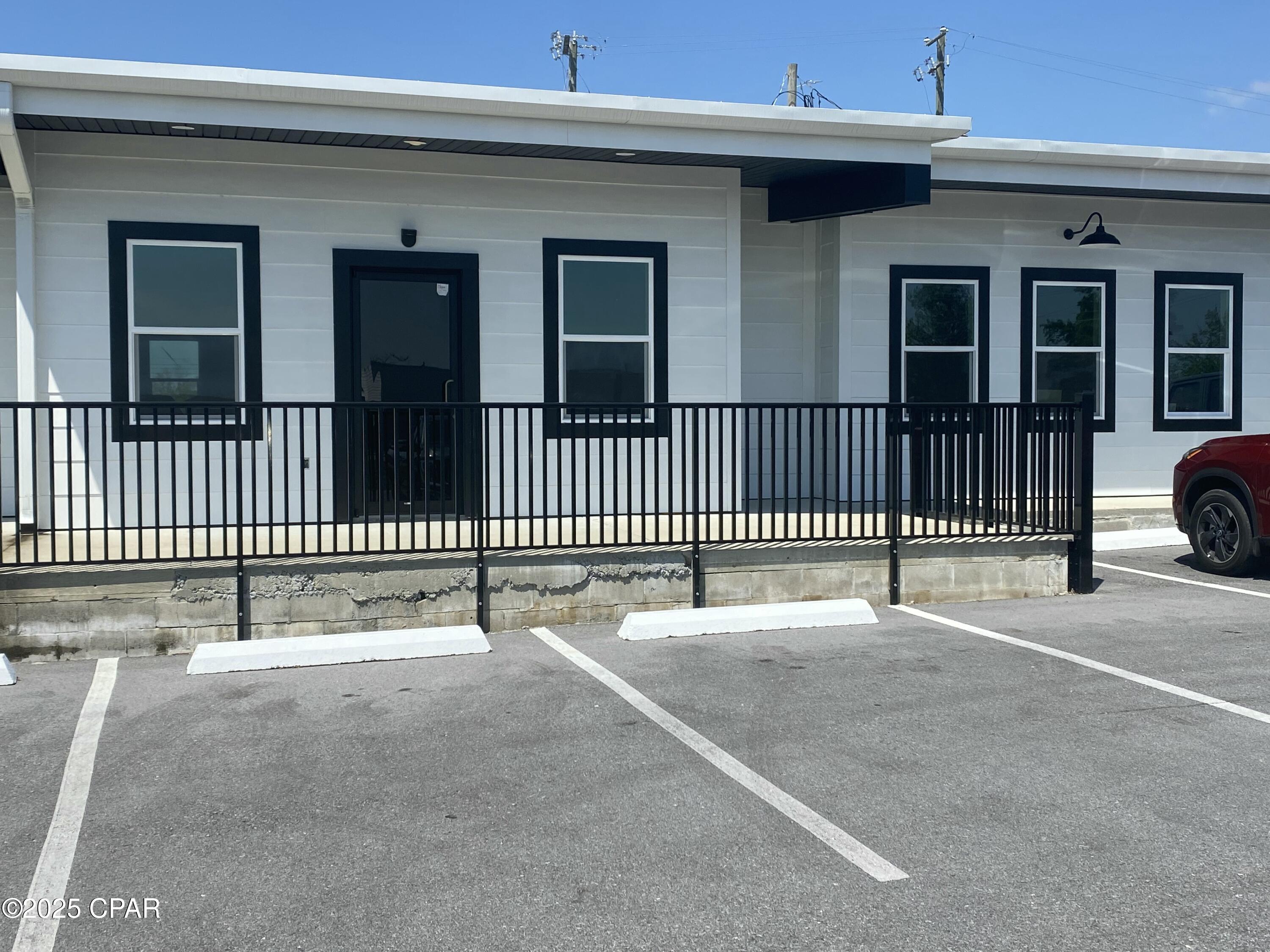 Vanilla Shell space available to first class office building. Your client can help design the interior, then enjoy newly finished office space for their business in a great location, just off the intersection of Cherry St. and Hwy 98.