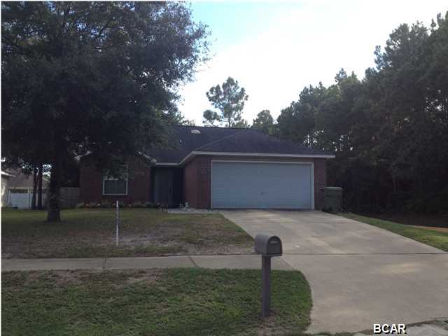 This is a move-in-ready home. Original owners have taken good care of this home since they first bought it new. You'll see the pride of ownership when you walk through the front door. Close to Hwy 231, 77, Baldwin Rd. make it easy to get anywhere in town quickly. The large family room with it's gas fireplace and the cozy kitchen/breakfast room are very inviting. At this price point the house should sell very quickly. Please make arrangements to see it soon. The homeowner is offering a one-year American Home Shield Warranty for buyer peace of mind.
