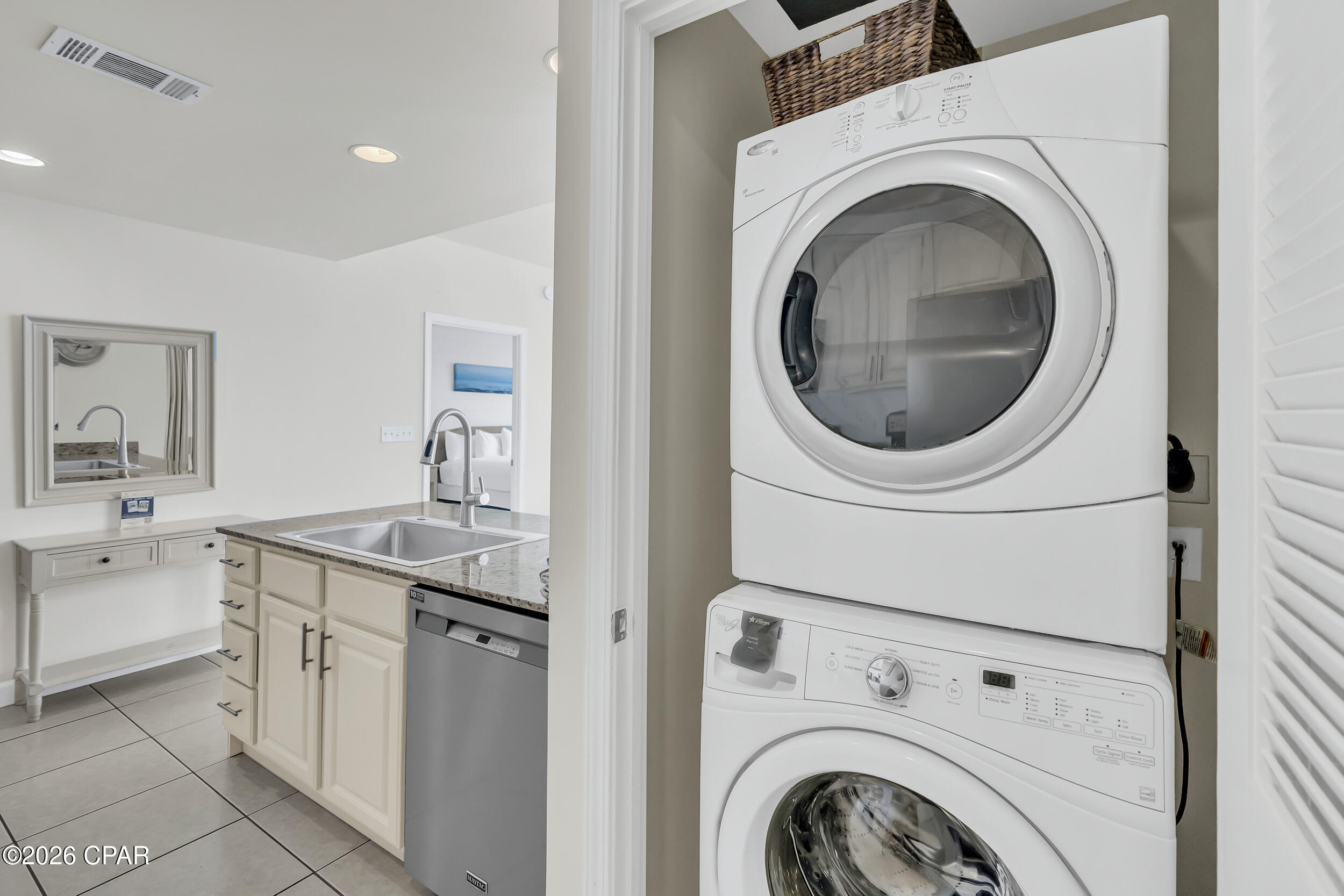 Splash Condo - Residential