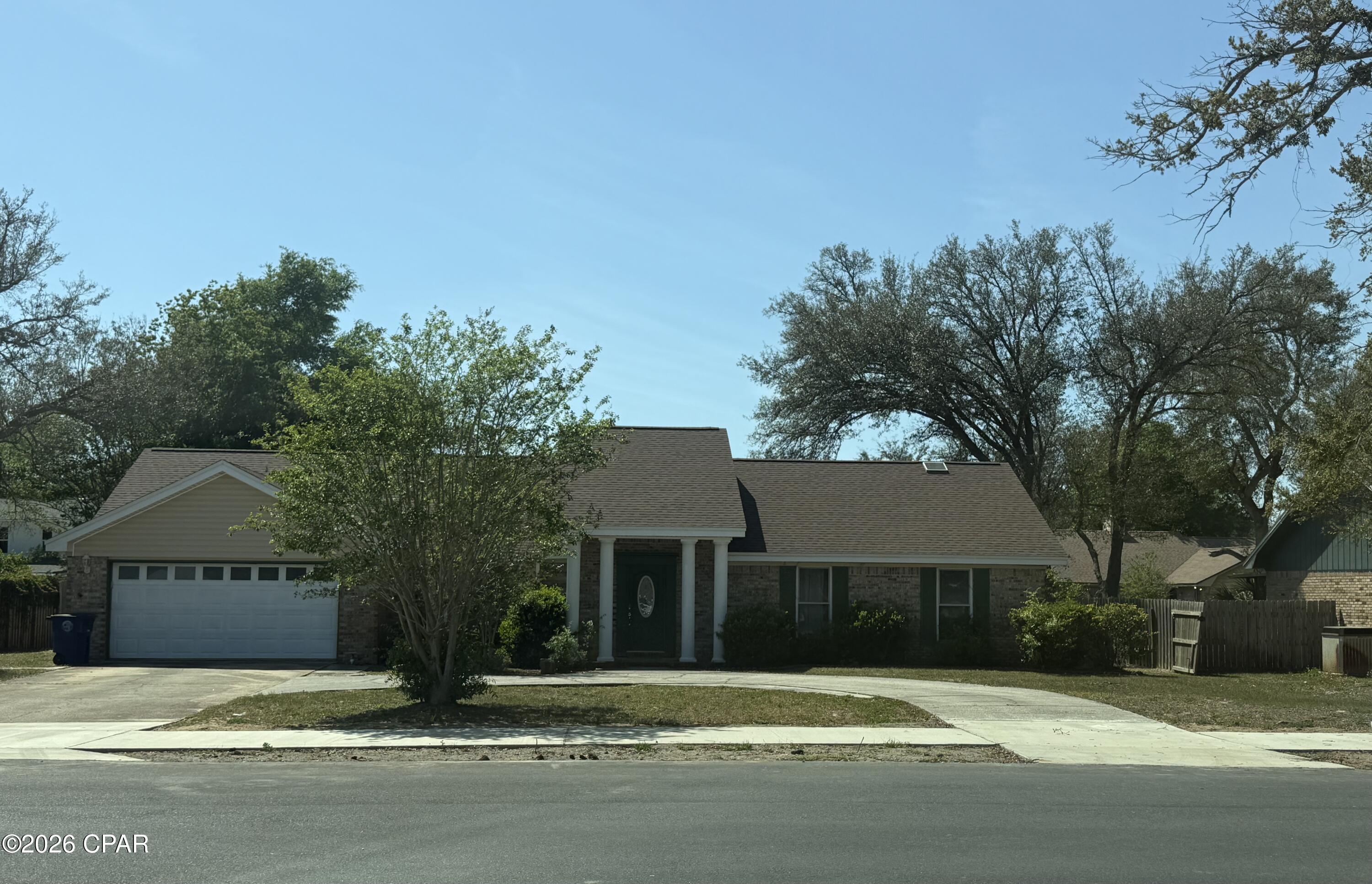 Great home in Kings Point neighborhood.  4 bedroom 2 Bath home with bonus room. House has great bones, great location.