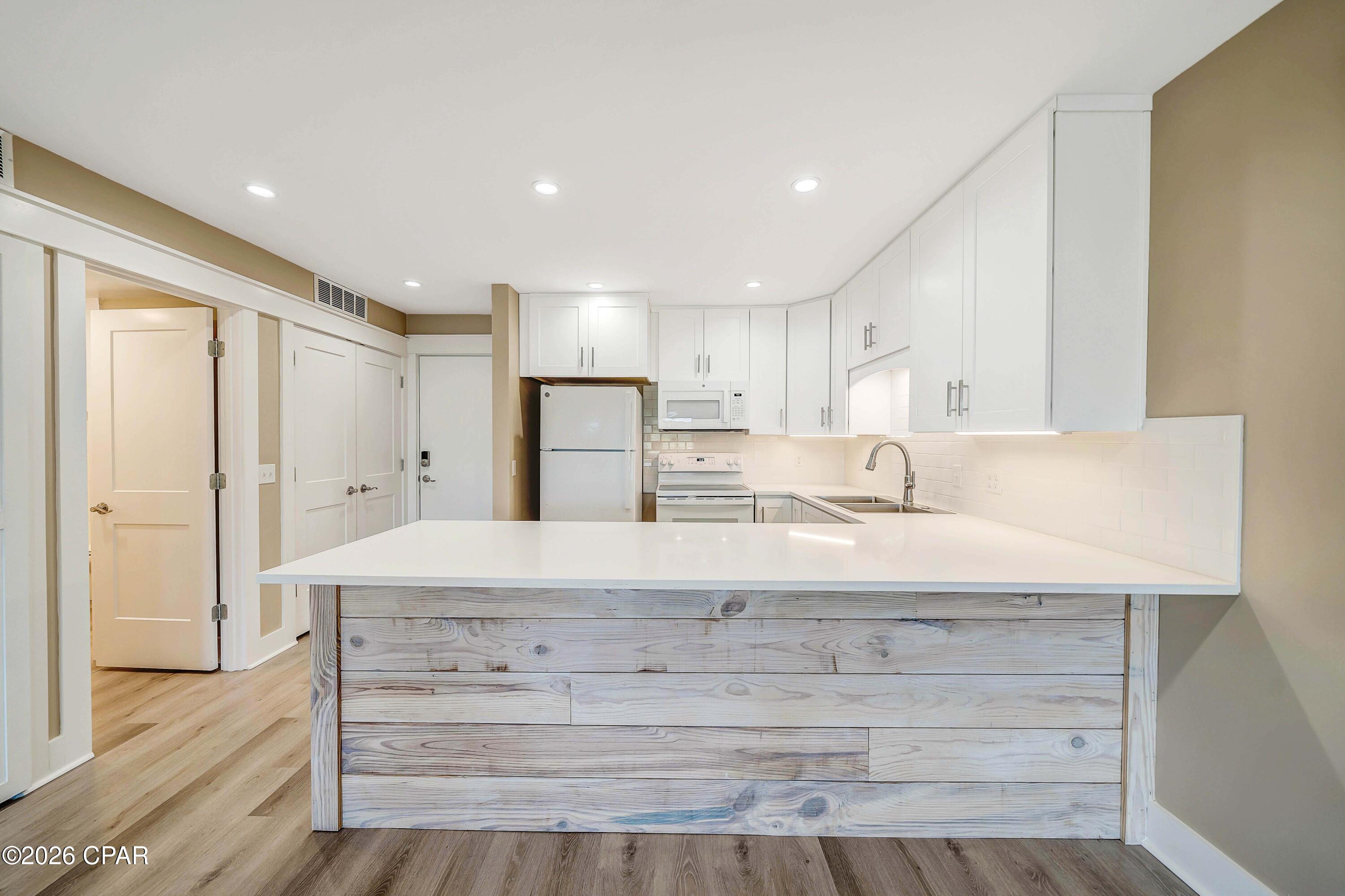 Bay Point Harbour Villas - Residential