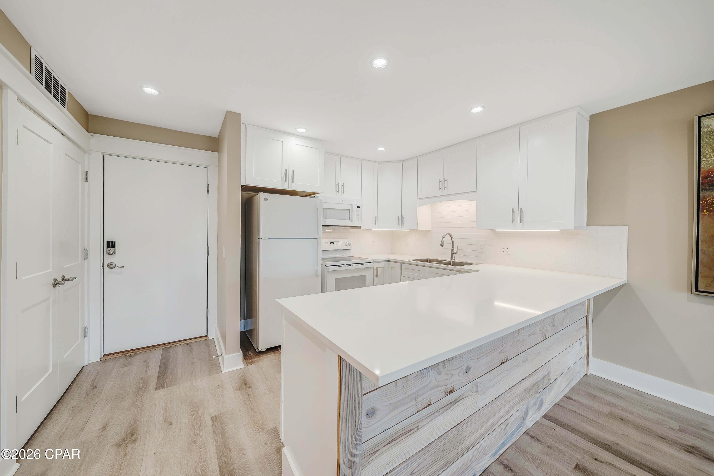 Bay Point Harbour Villas - Residential