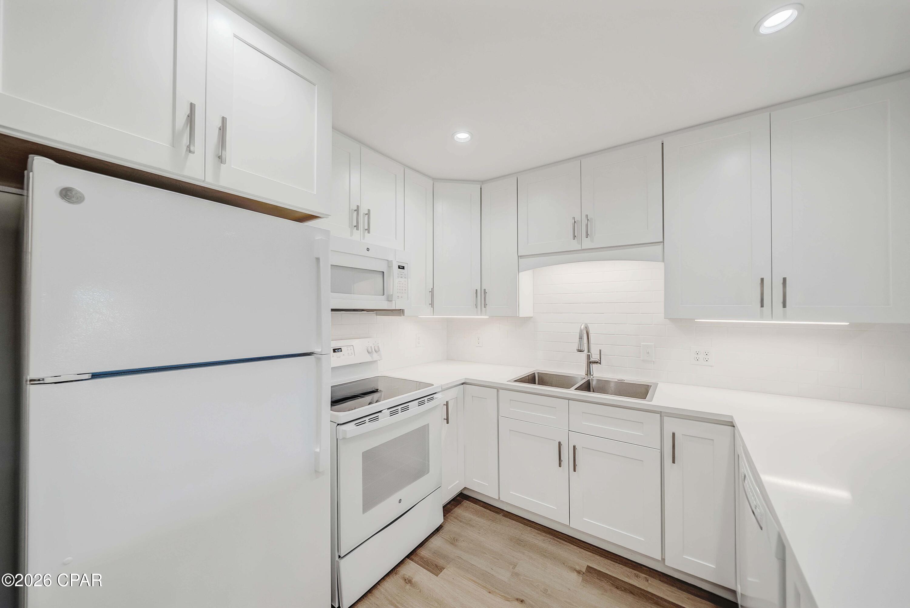Bay Point Harbour Villas - Residential