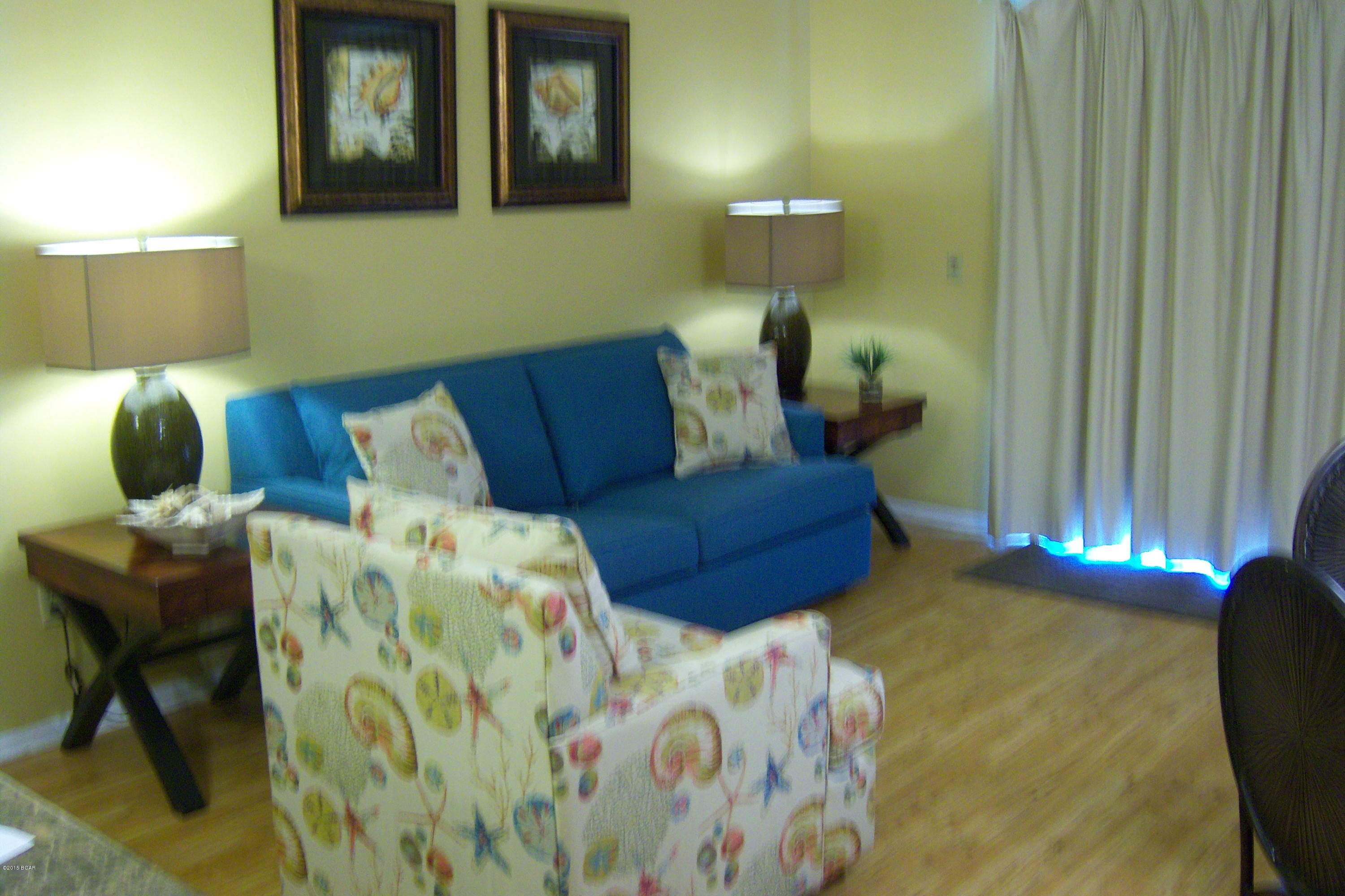 Remarks: Unit #226 is a wonderful location. The entire home has just been totally Re-furbished top to bottom with gorgeous  wood flooring in the living area, and tile through out, and new carpet in the Master bedroom. Just some of the upgrades are, new furniture, drapes, blinds, fixtures, stainless sink, and counter tops. Hurry Don't miss the opportunity to own this fantastic turn key Summit property.