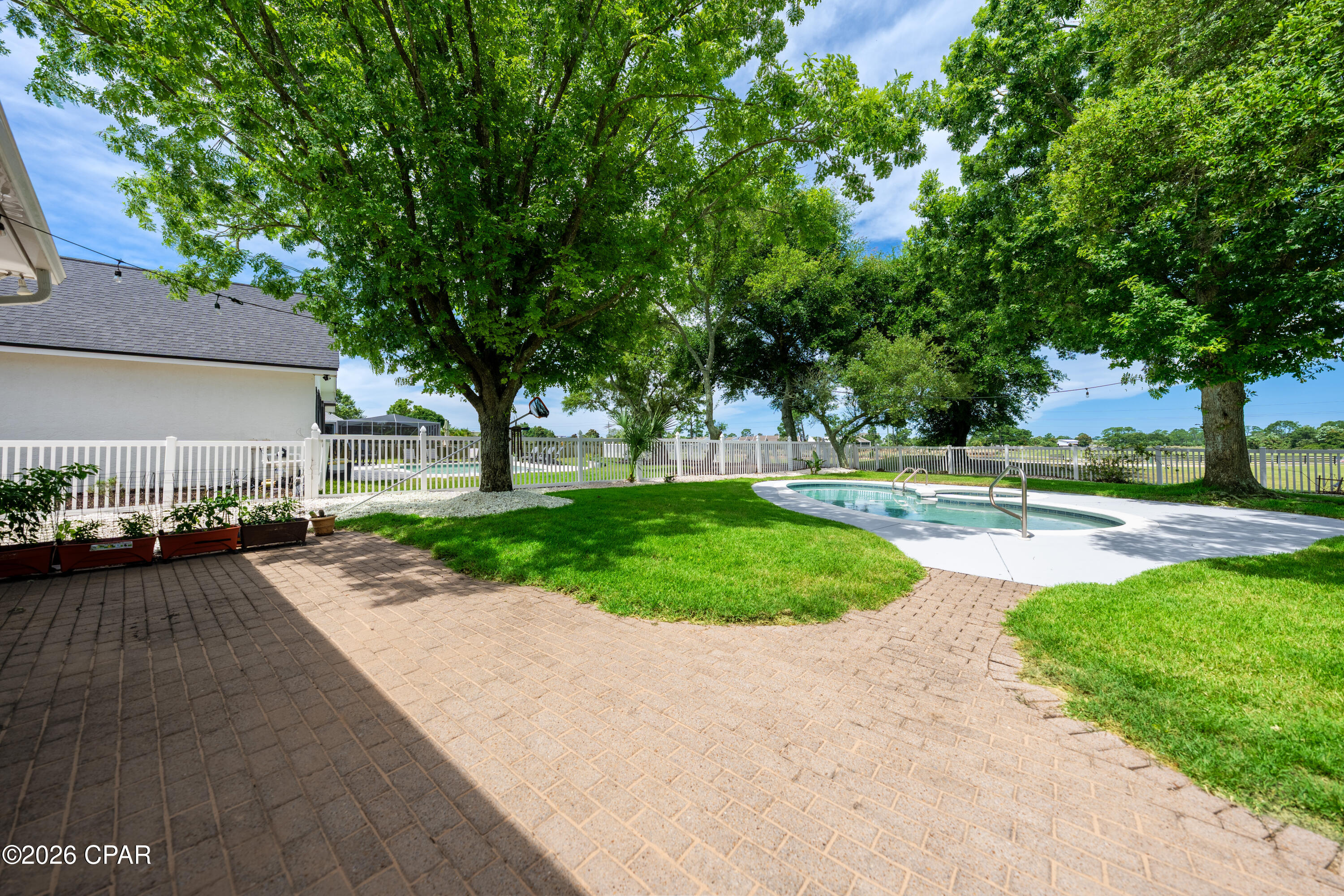 Legend Lakes - Residential
