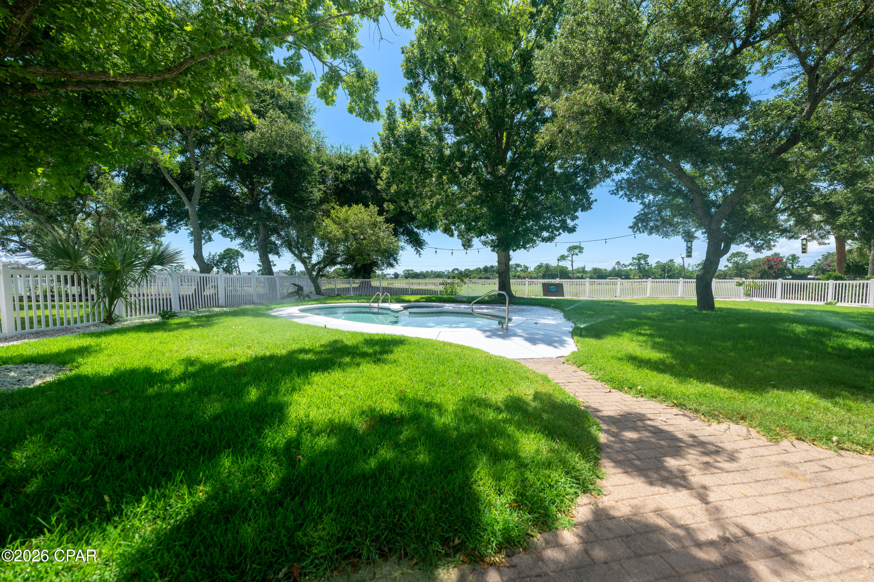 Legend Lakes - Residential