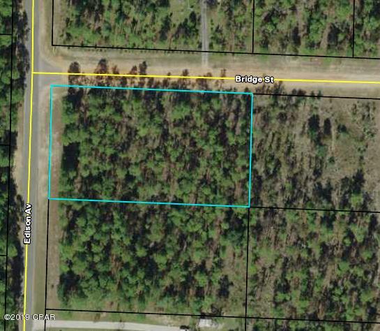 Nice lot close to Hwy 167 with easy access to Marianna or Panama City or the beaches.  Deeed restrictions apply.  Amenities included are some opf the following:  Lodge with Swimming Pool, Cabins to rent , Boat ramp for land owners use, Swimming area etc.