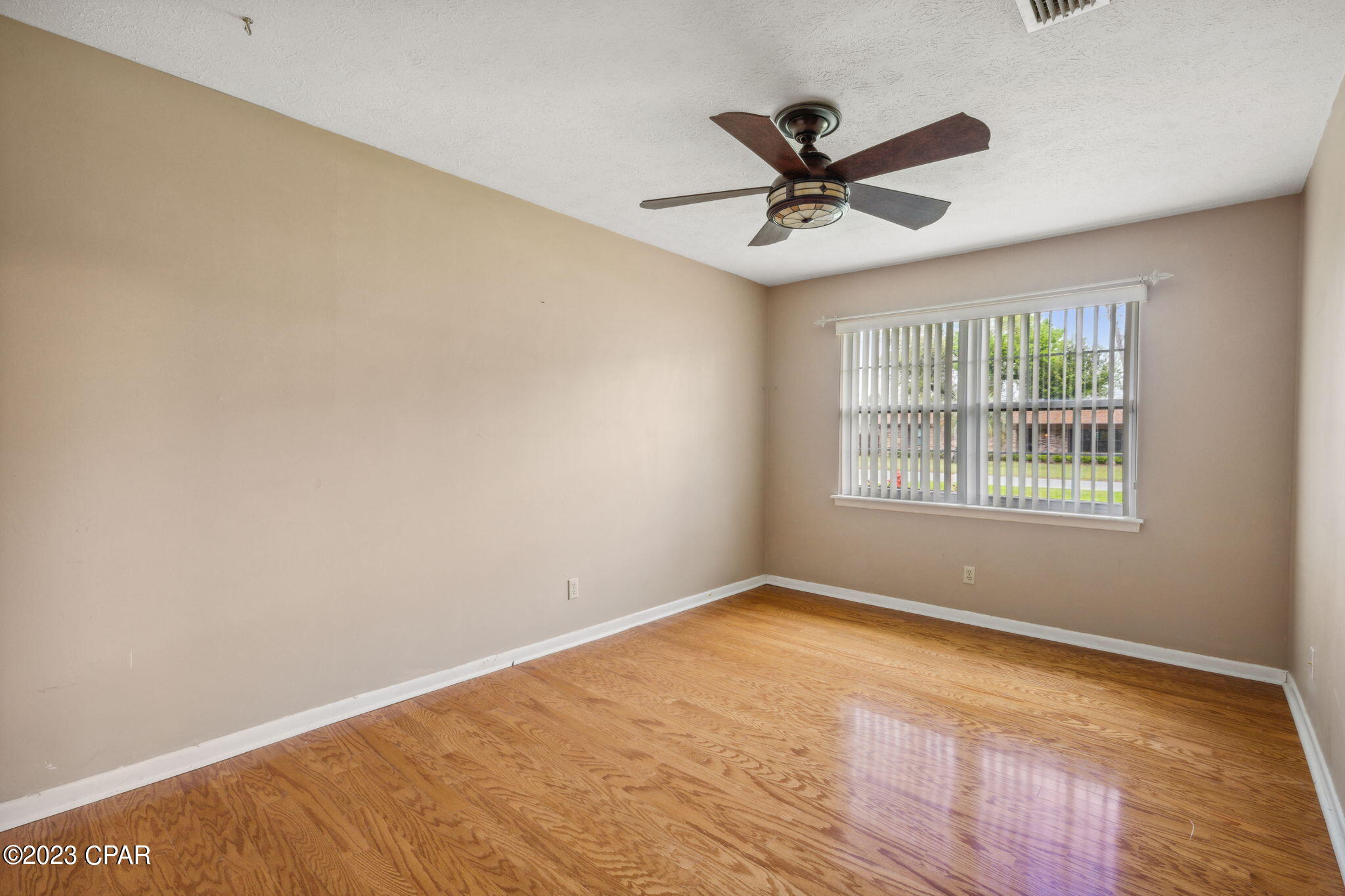 Imperial Oaks - Residential