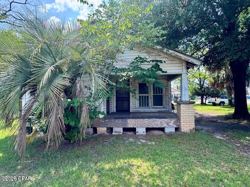 Investor Special with Endless Potential in Graceville!

Don't miss this 2-bedroom, 1-bath fixer-upper located in the heart of Graceville, FL. Situated on four city lots, this corner property offers three road frontages, providing excellent access and outstanding future development potential.

Whether you're looking to renovate and flip, add additional structures, or create your own homestead, this property offers flexibility and opportunity. Conveniently located near local restaurants, grocery stores, and everyday amenities — plus just a little over an hour from Panama City Beach.

Bring your tools, your vision, and your investor mindset — this is a chance to unlock serious potential.

Contact your agent today to schedule a showing.